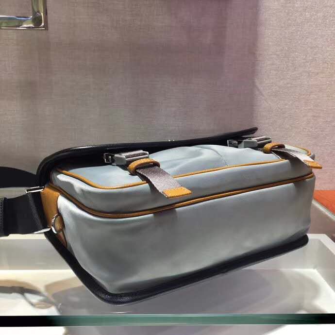 原單複刻普拉達包包 Prada Re-Nylon和Saffiano皮革單肩包 黑灰