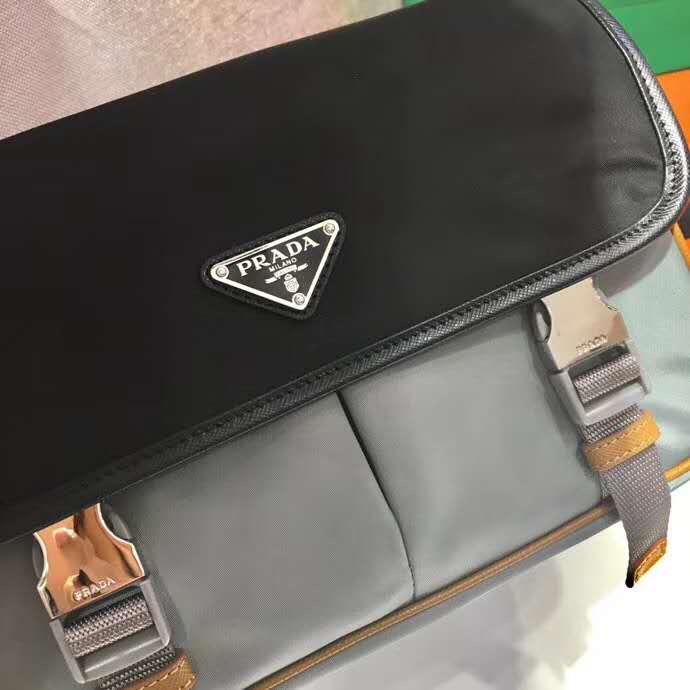 原單複刻普拉達包包 Prada Re-Nylon和Saffiano皮革單肩包 黑灰