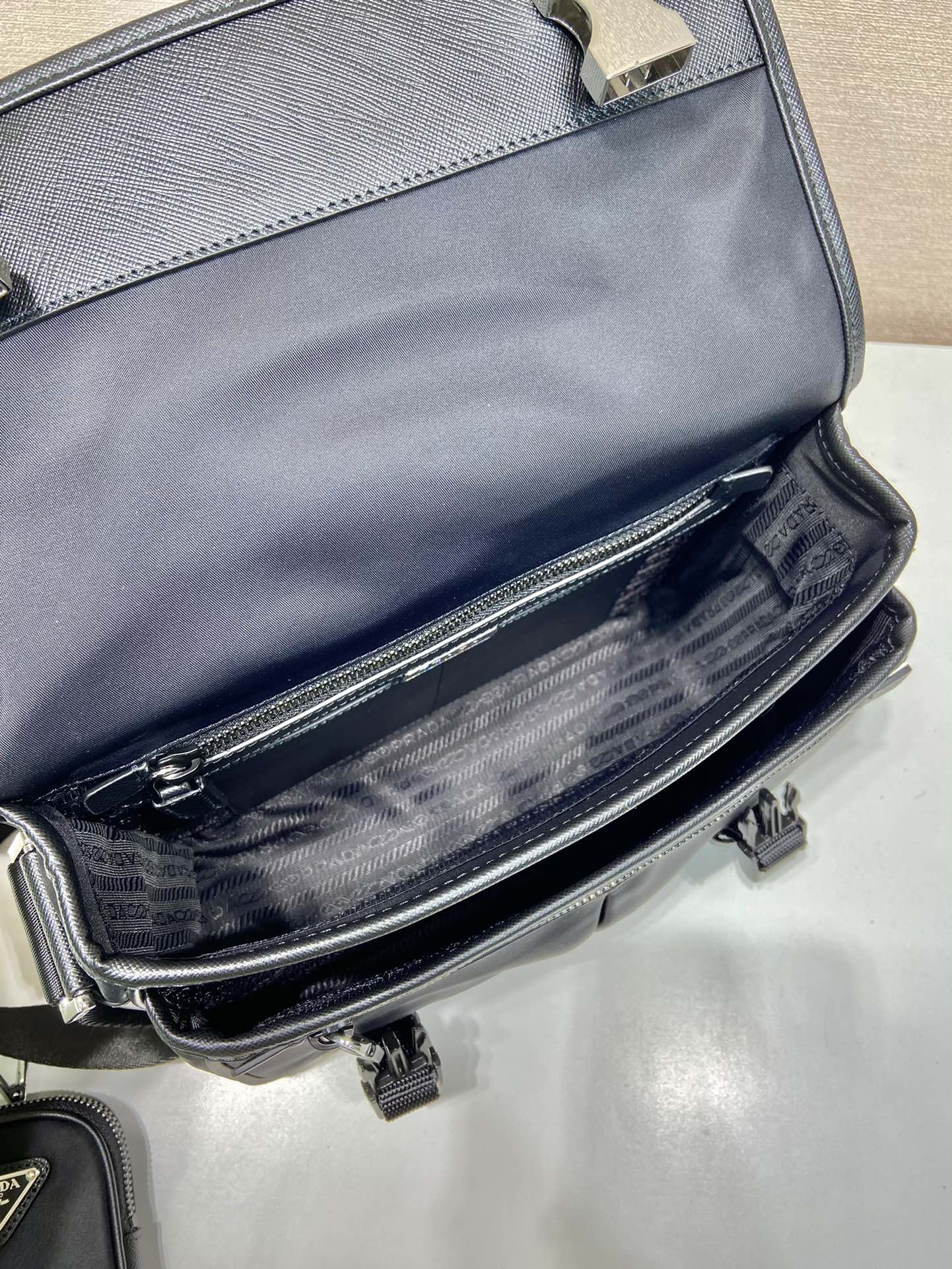 原單複刻普拉達包包 Prada Re-Nylon和Saffiano皮革單肩包 黑