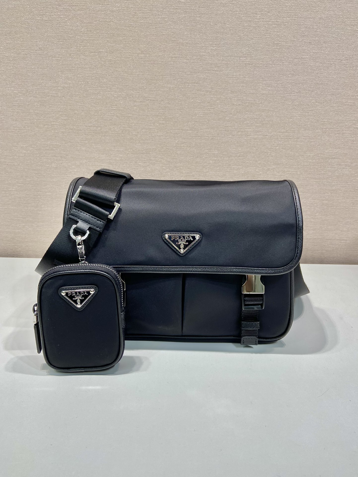 原單複刻普拉達包包 Prada Re-Nylon和Saffiano皮革單肩包 黑