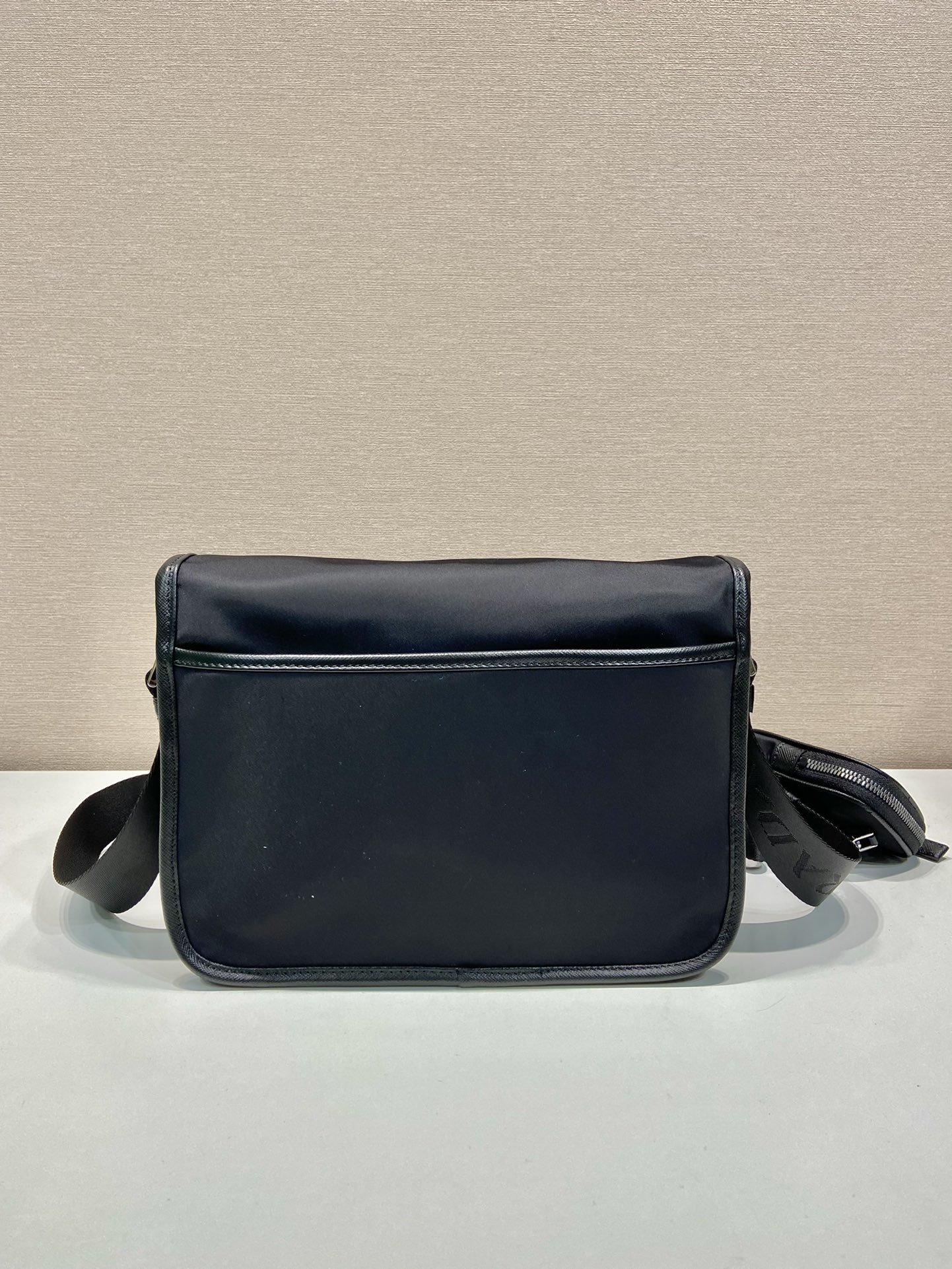原單複刻普拉達包包 Prada Re-Nylon和Saffiano皮革單肩包 黑
