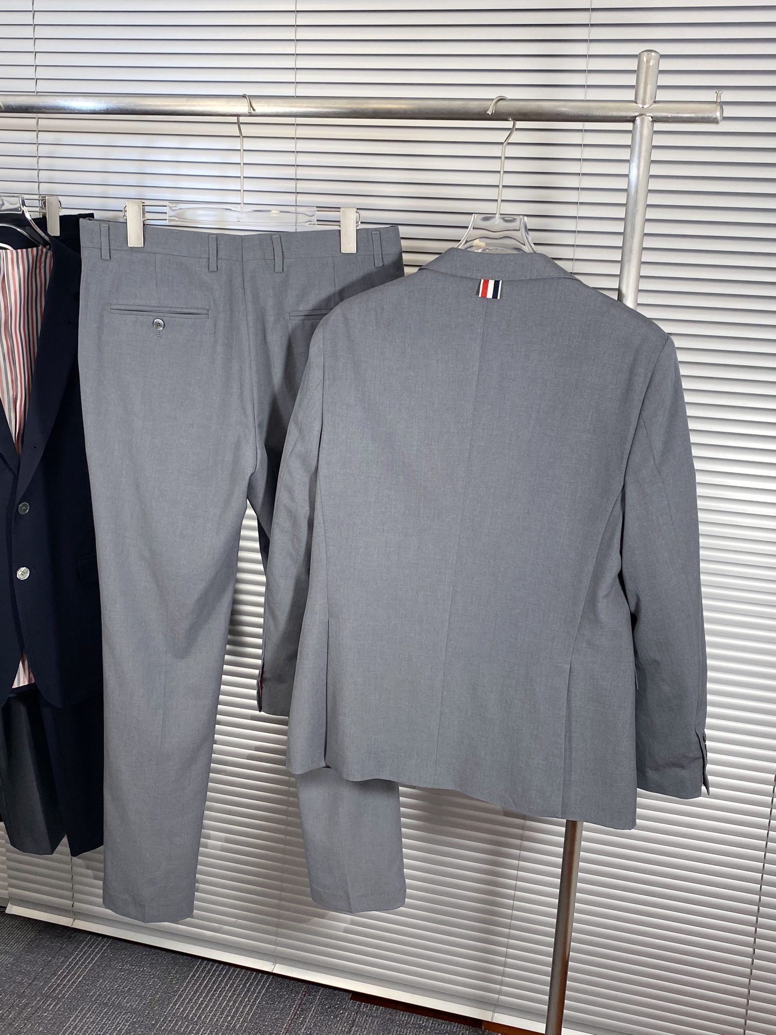 Thom Browne湯姆佈朗高仿精品衣服西服套裝褲子西褲男裝
