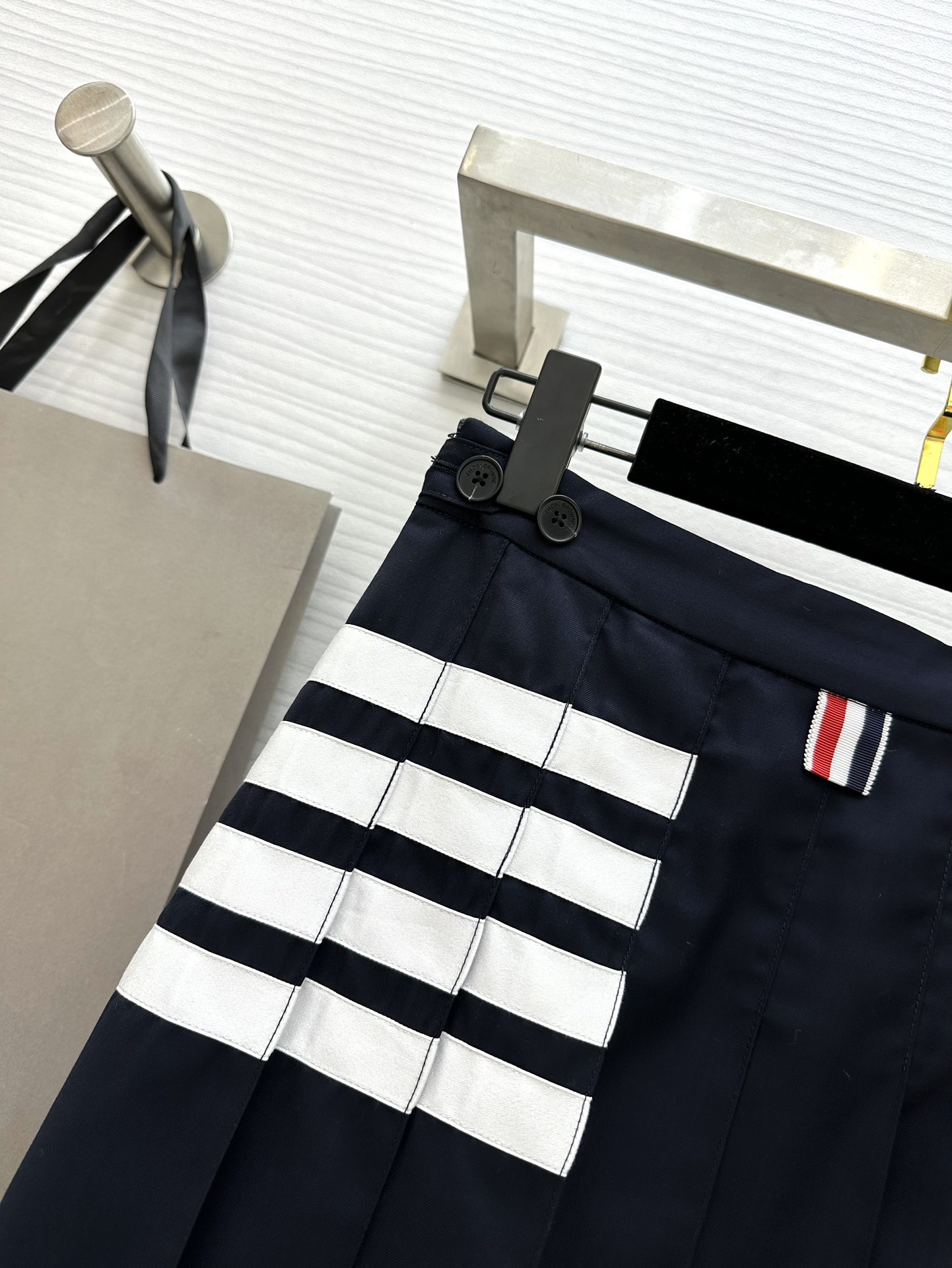 高仿TB春夏新品學院風高級半裙