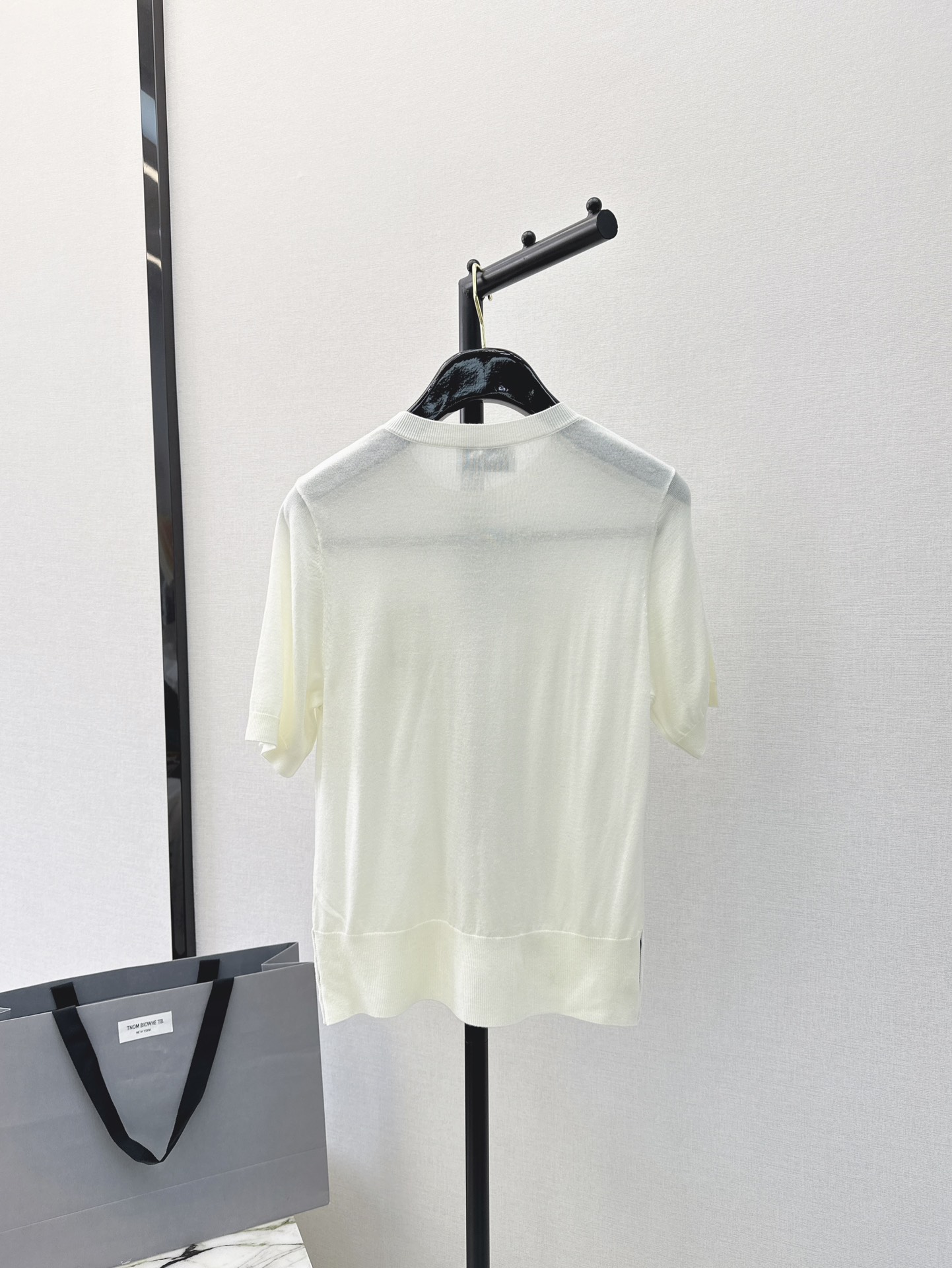 獨家精品特姆佈朗高仿A貨服裝學院風翻領天絲針織開衫