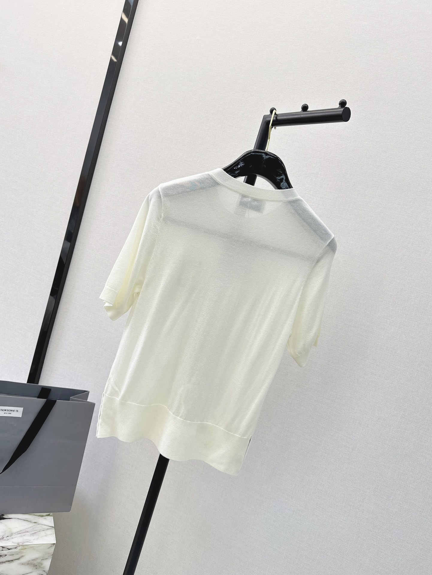 獨家精品特姆佈朗高仿A貨服裝學院風翻領天絲針織開衫