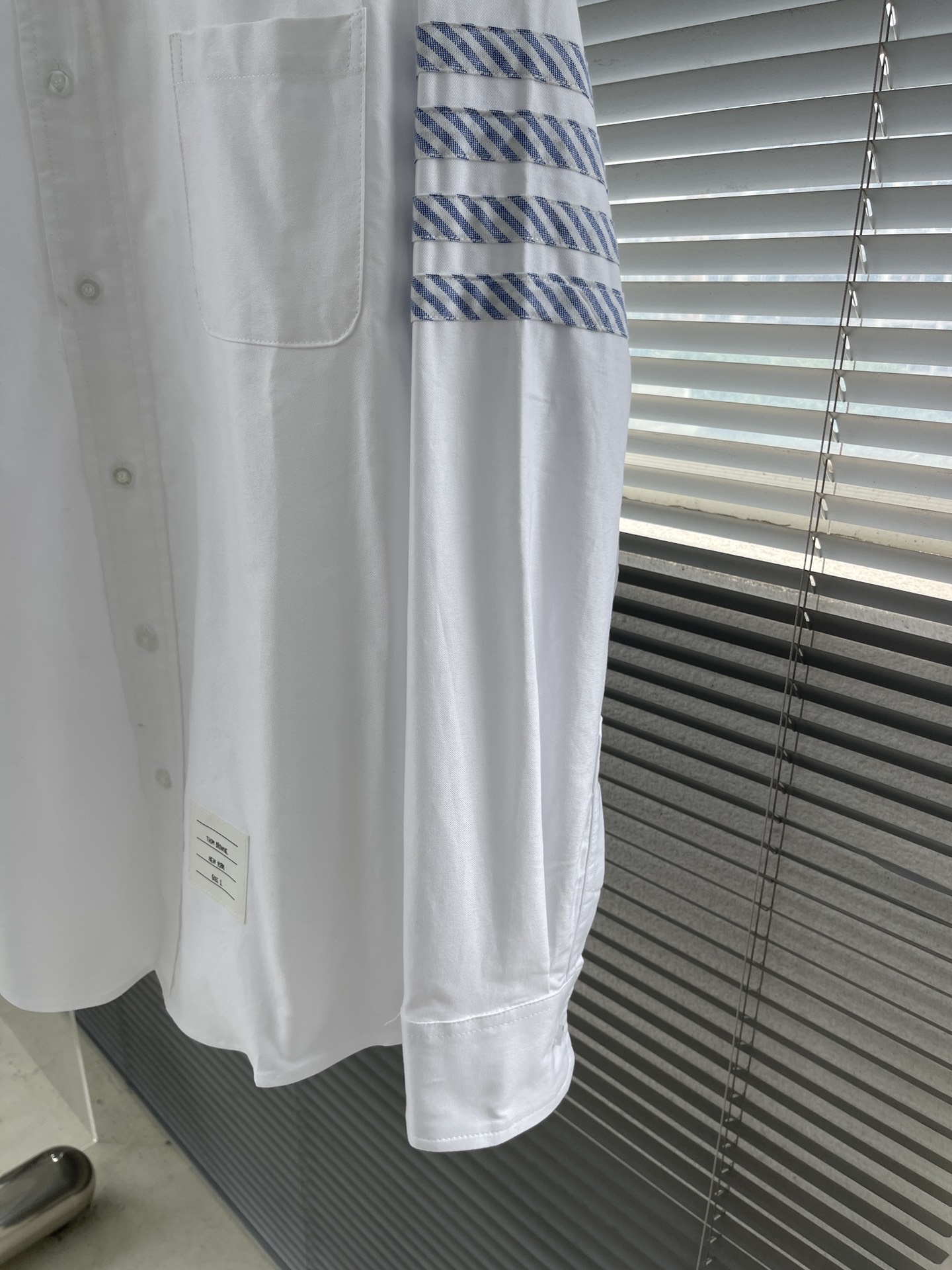 特姆佈朗TB高仿精品衣服純色白色襯衣