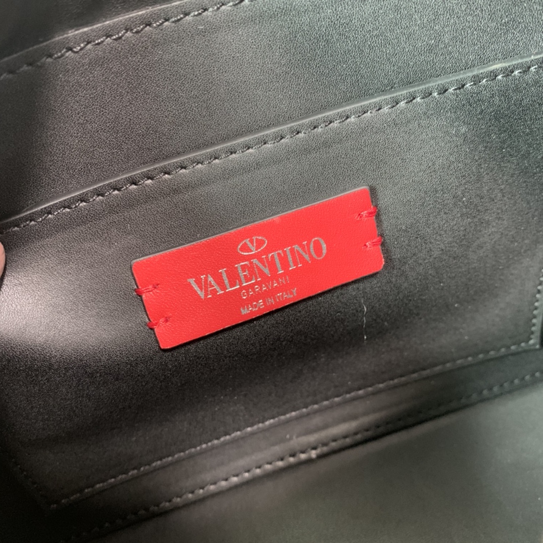 1比1原單VALENTINO華倫天奴包包 GARAVANI VLTN 小牛皮斜挎包 男士