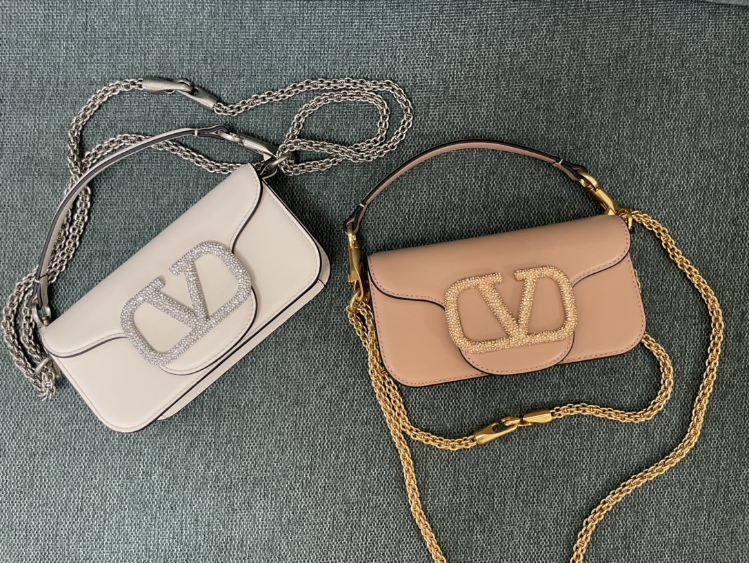1比1高仿VALENTINO華倫天奴包包 LOCÒ仿水晶小牛皮手袋 杏色
