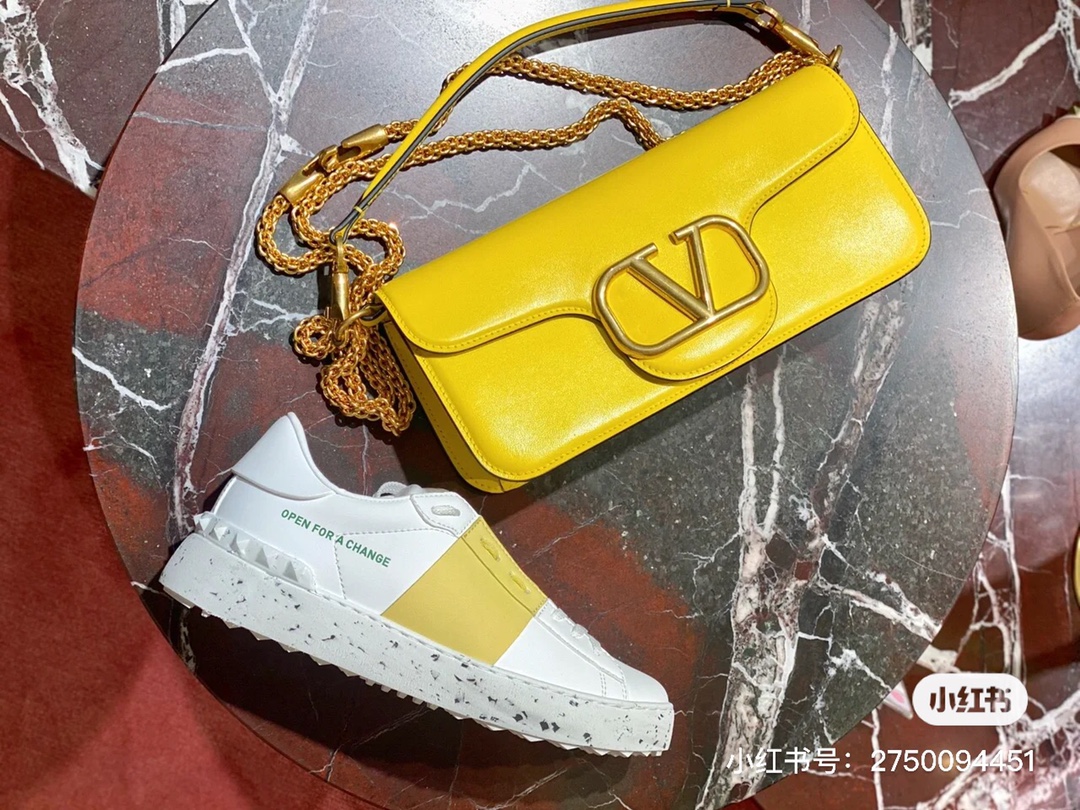 原單複刻VALENTINO華倫天奴包包 VLOGO SIGNATURE LOCÒ小牛皮手袋 黃色