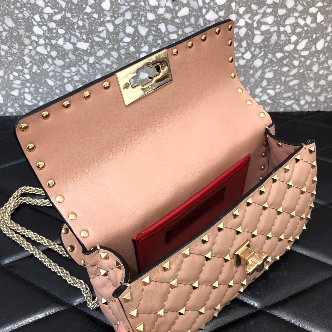 高仿VALENTINO華倫天奴包包 ROCKSTUD SPIKE小號軟牛革手袋 杏色