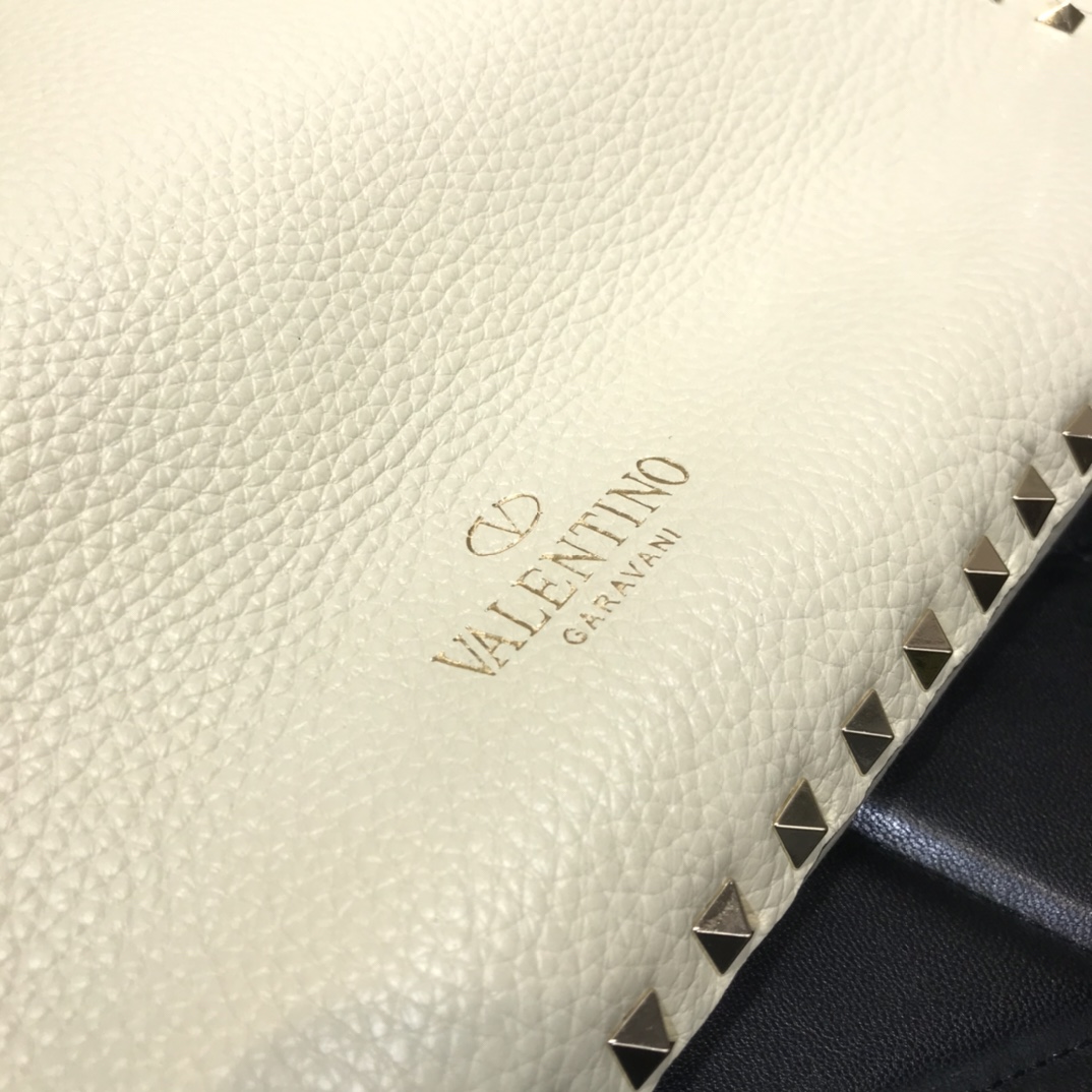 1比1原單VALENTINO華倫天奴包包 ROCKSTUD TOTE BAG雙面購物包 米黃-棕色