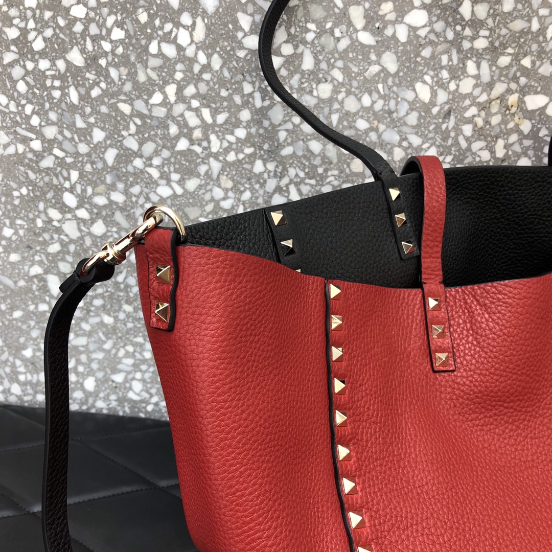 1比1原單VALENTINO華倫天奴包包 ROCKSTUD TOTE BAG雙面購物包 黑-紅