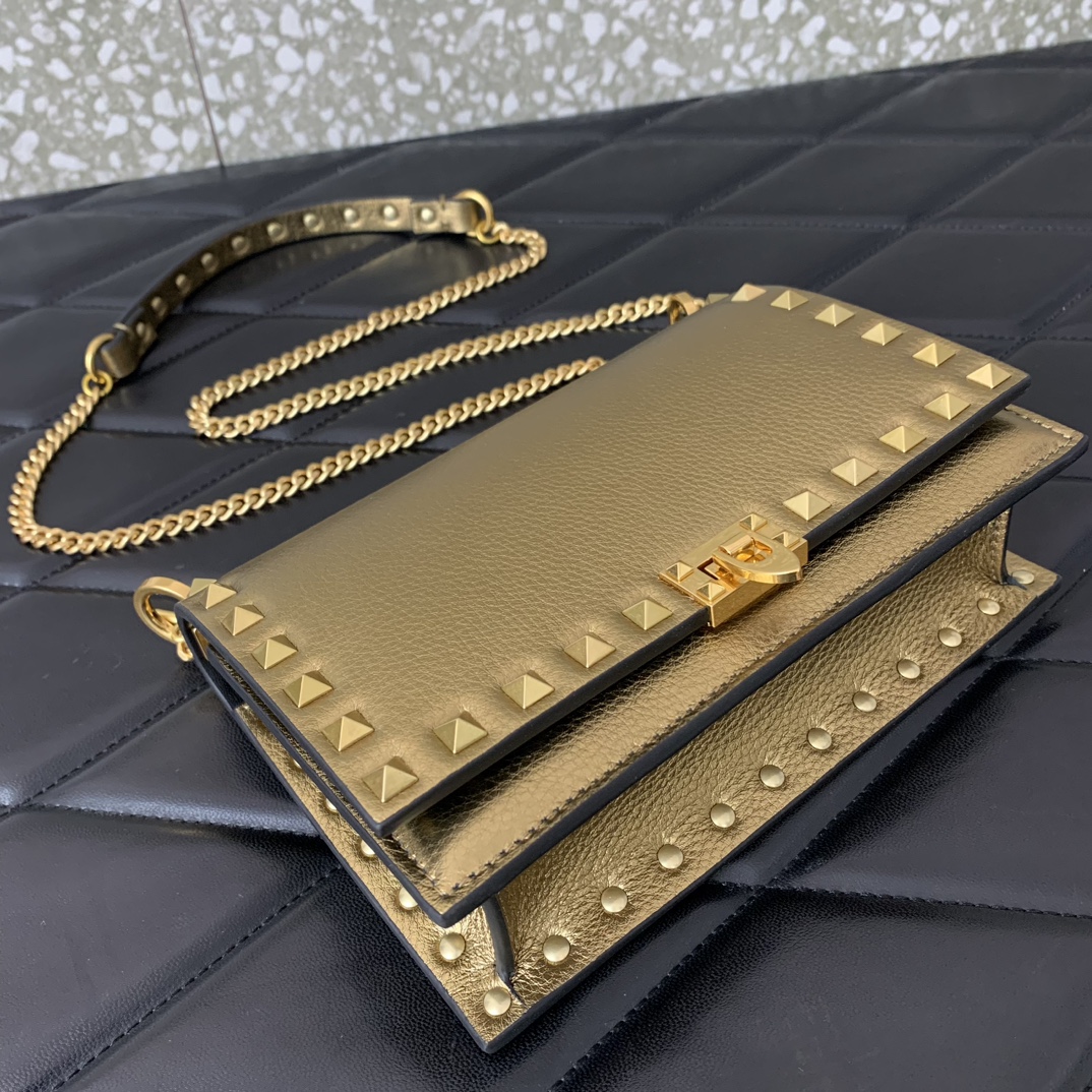 原單VALENTINO華倫天奴包包 Garavani ROCKSTUD粒面小牛皮鏈條手袋 金色