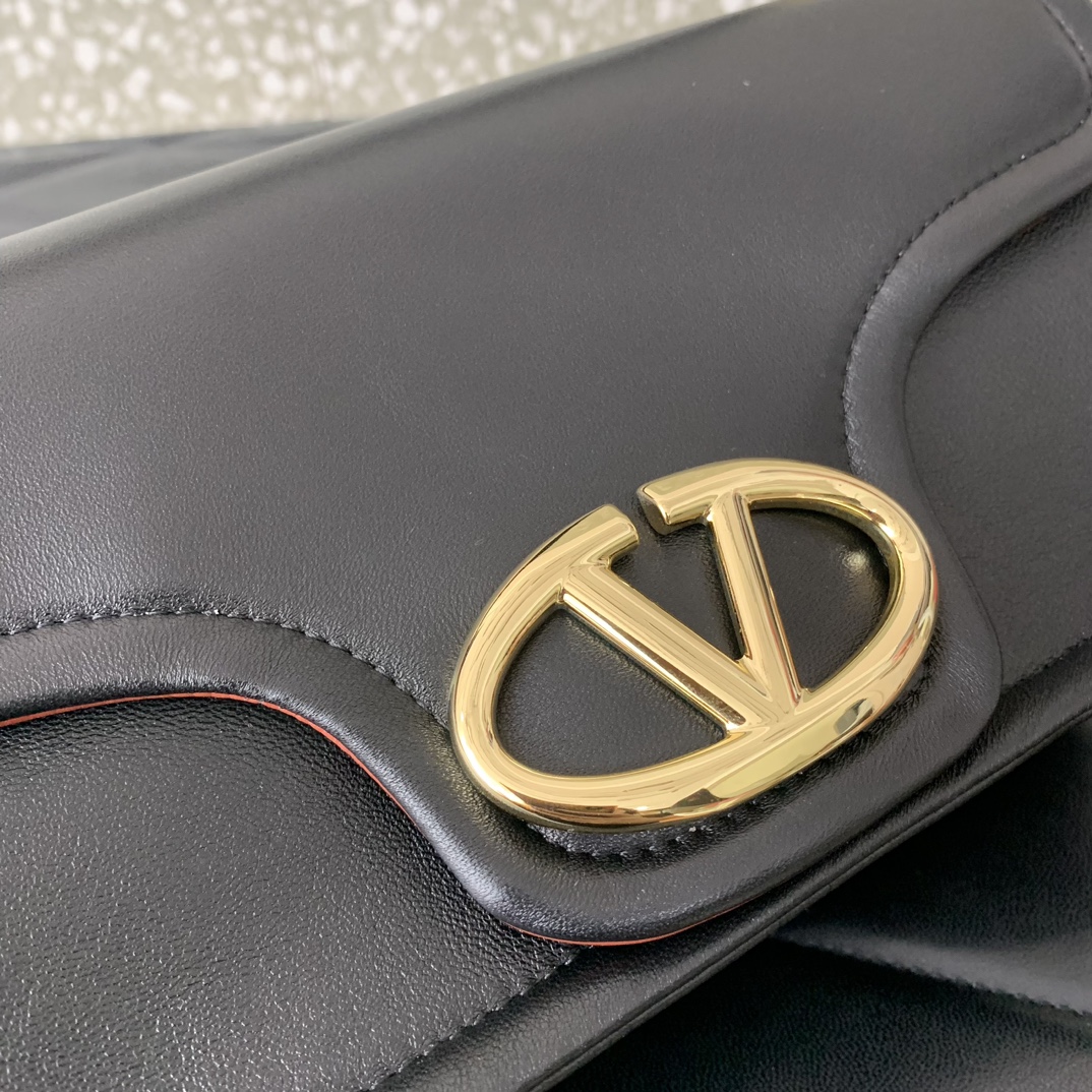 専櫃複刻VALENTINO華倫天奴包包 VLOGO SIGNATURE LOCÒ小牛皮手袋 黑色