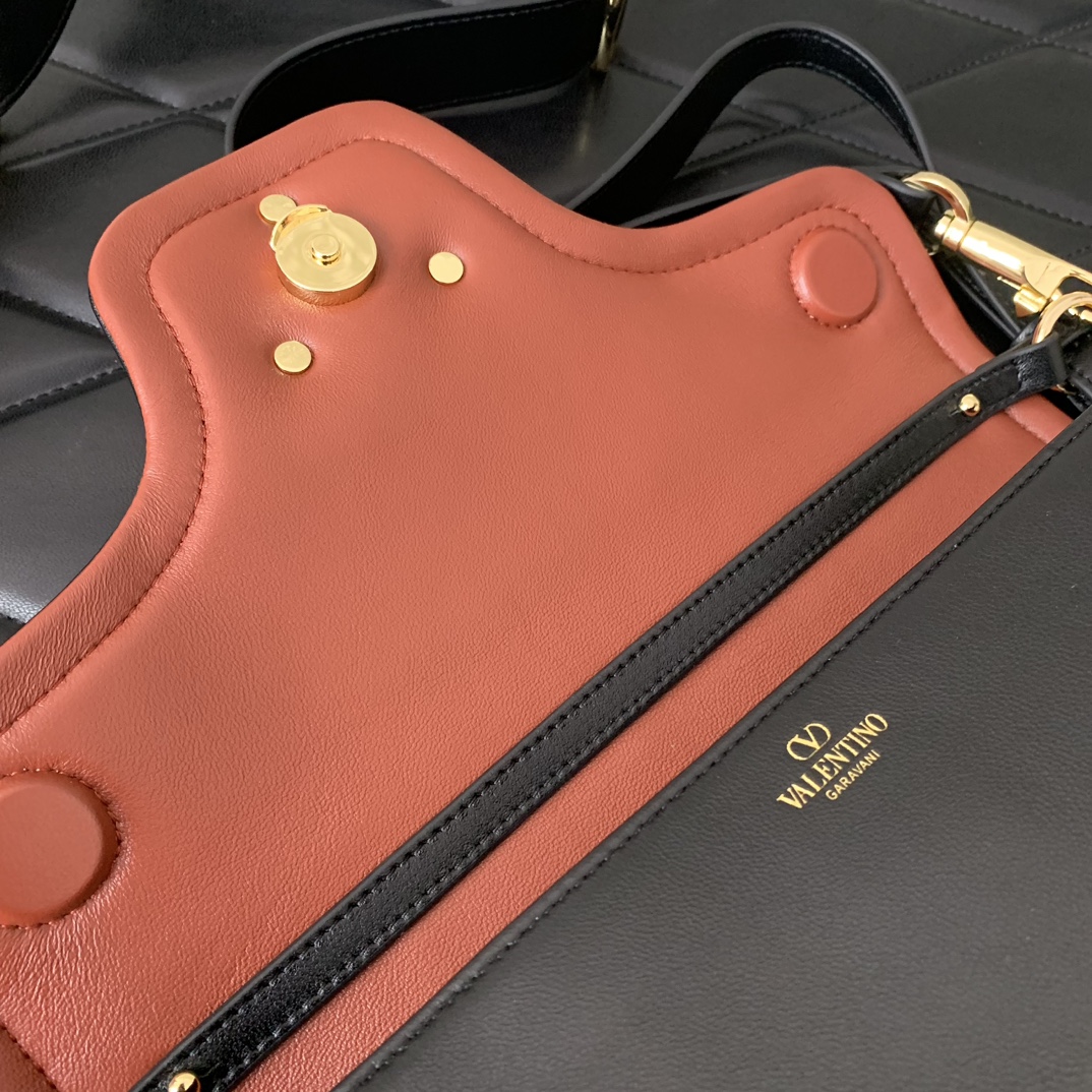 専櫃複刻VALENTINO華倫天奴包包 VLOGO SIGNATURE LOCÒ小牛皮手袋 黑色