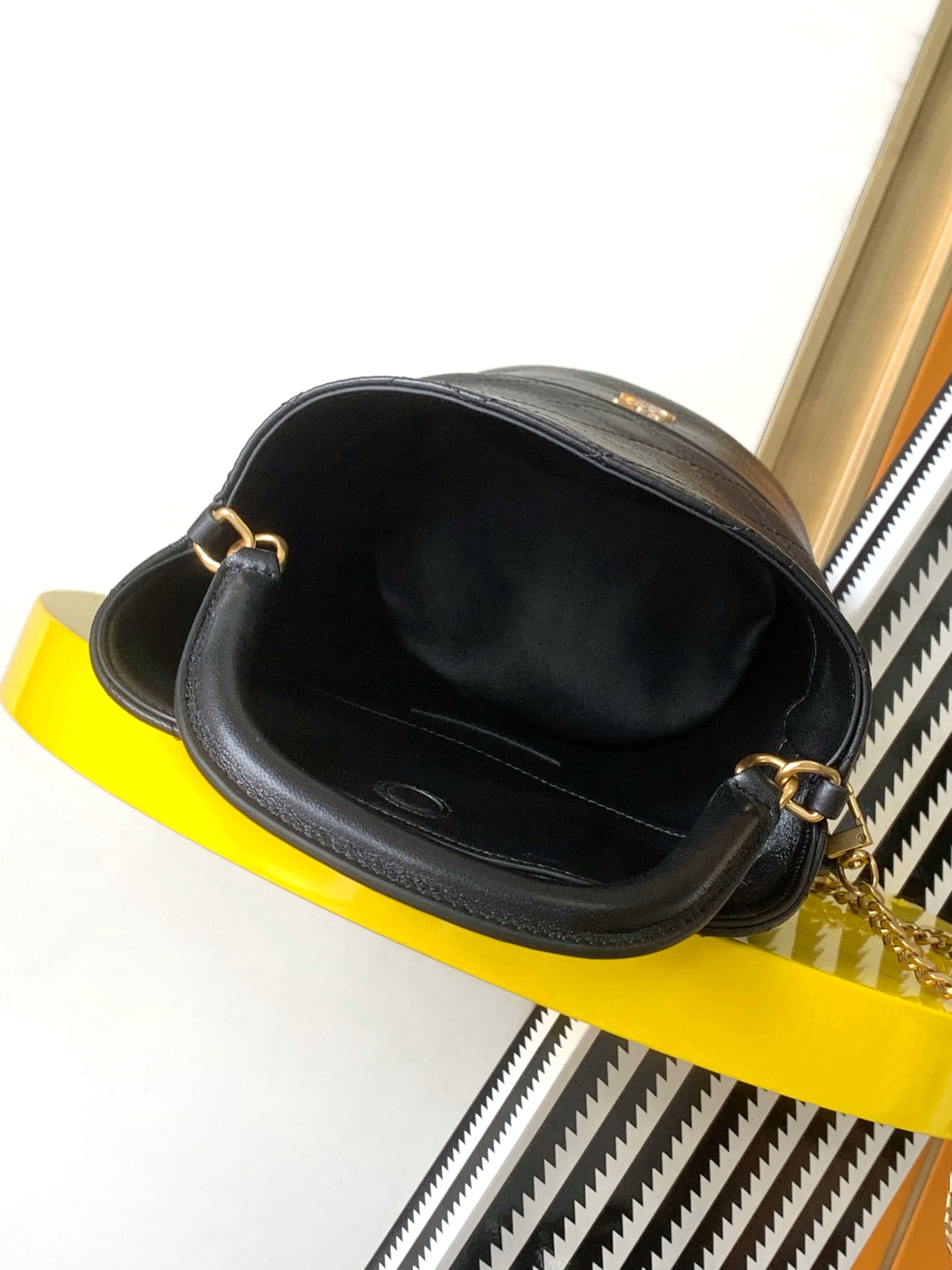 一比一高仿YSL聖羅蘭包包 GABY MINI BUCKET小羊皮水桶袋 