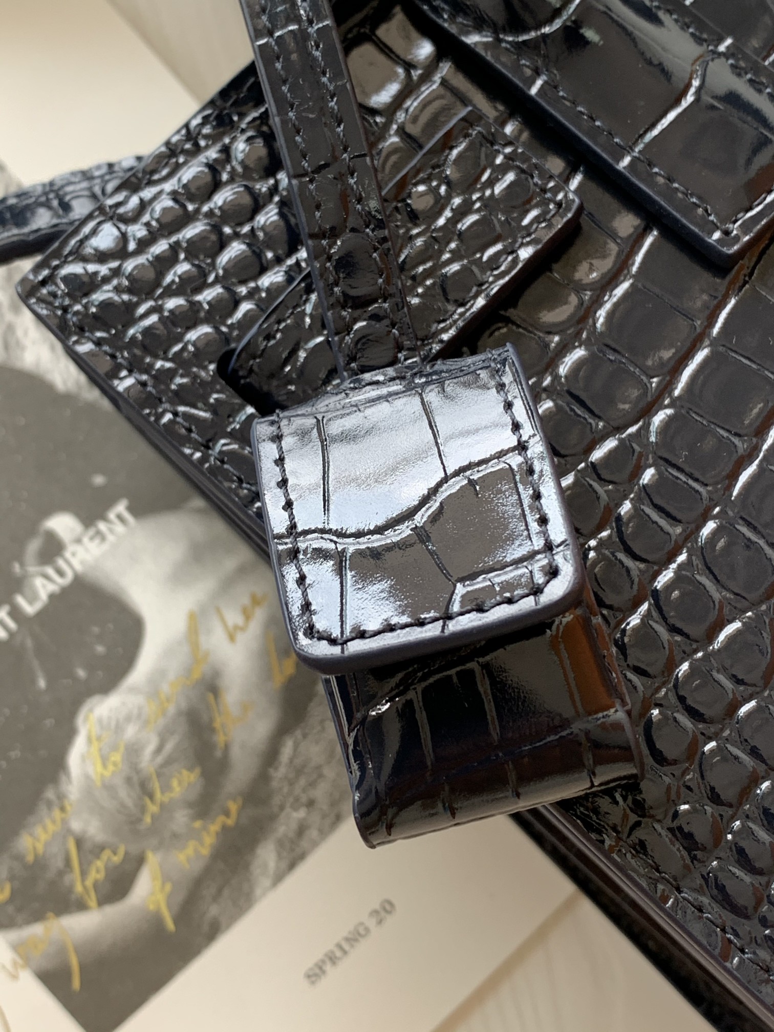 高仿YSL聖羅蘭包包 sac de jour鱷魚壓紋光面皮革NANO手袋 深藍