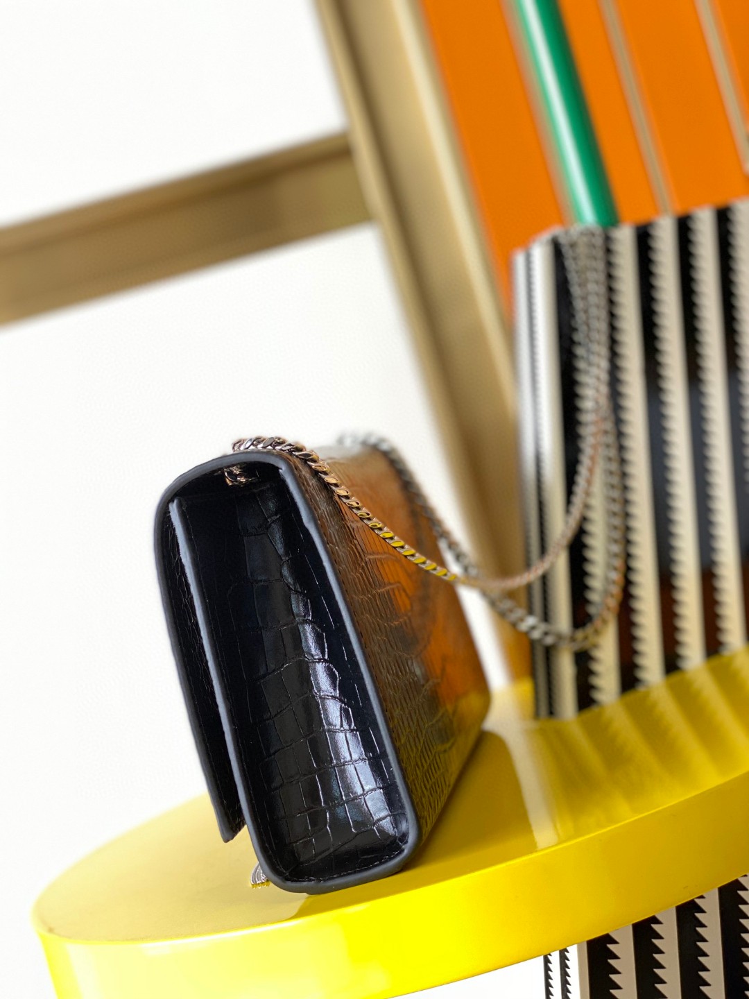 1比1複刻YSL聖羅蘭包包 kate鱷魚壓紋皮革中型流蘇手袋 黑銀