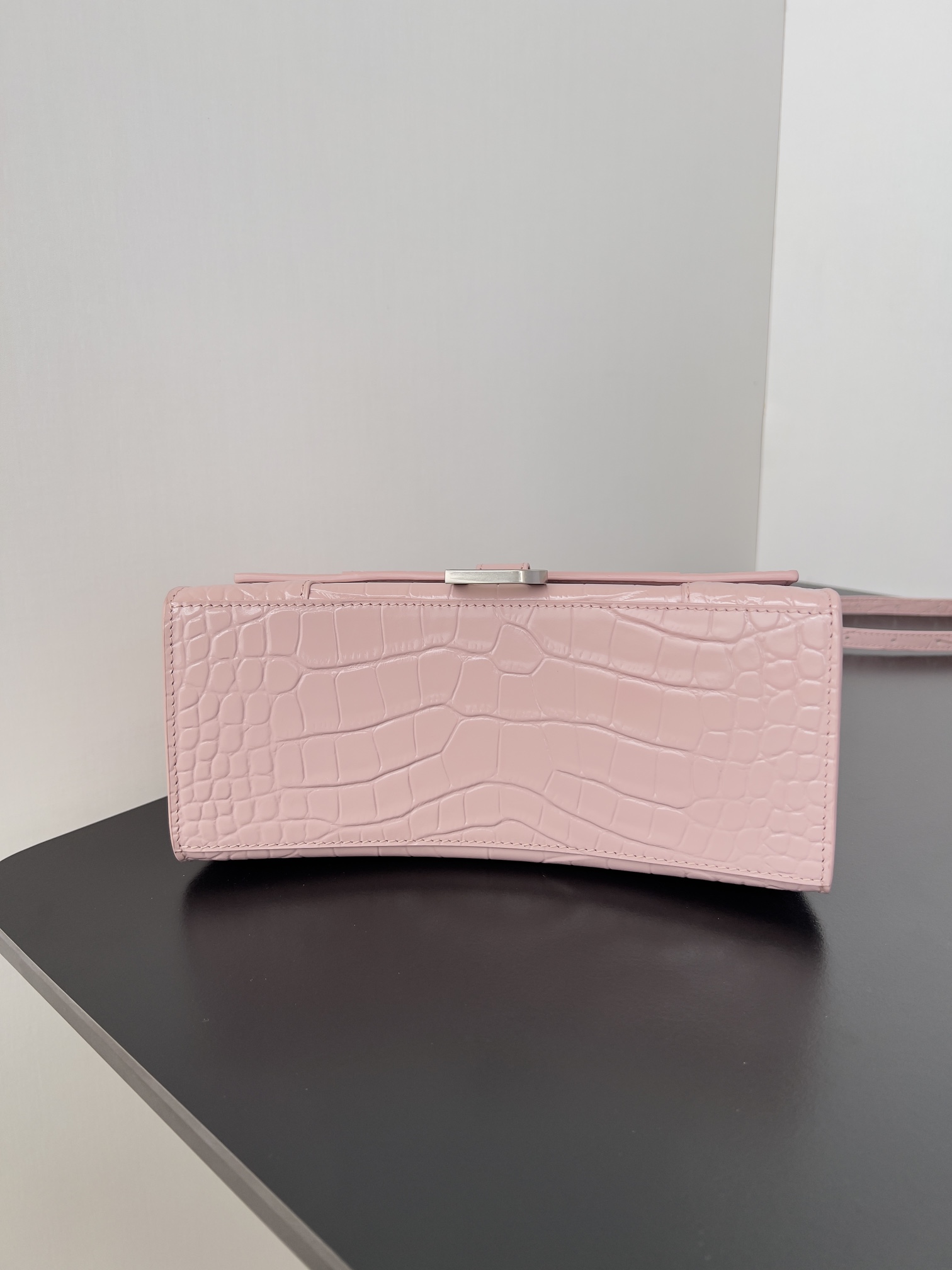 高仿balenciaga巴黎世家 HOURGLASS 鱷魚紋壓紋手提包沙漏包冰粉