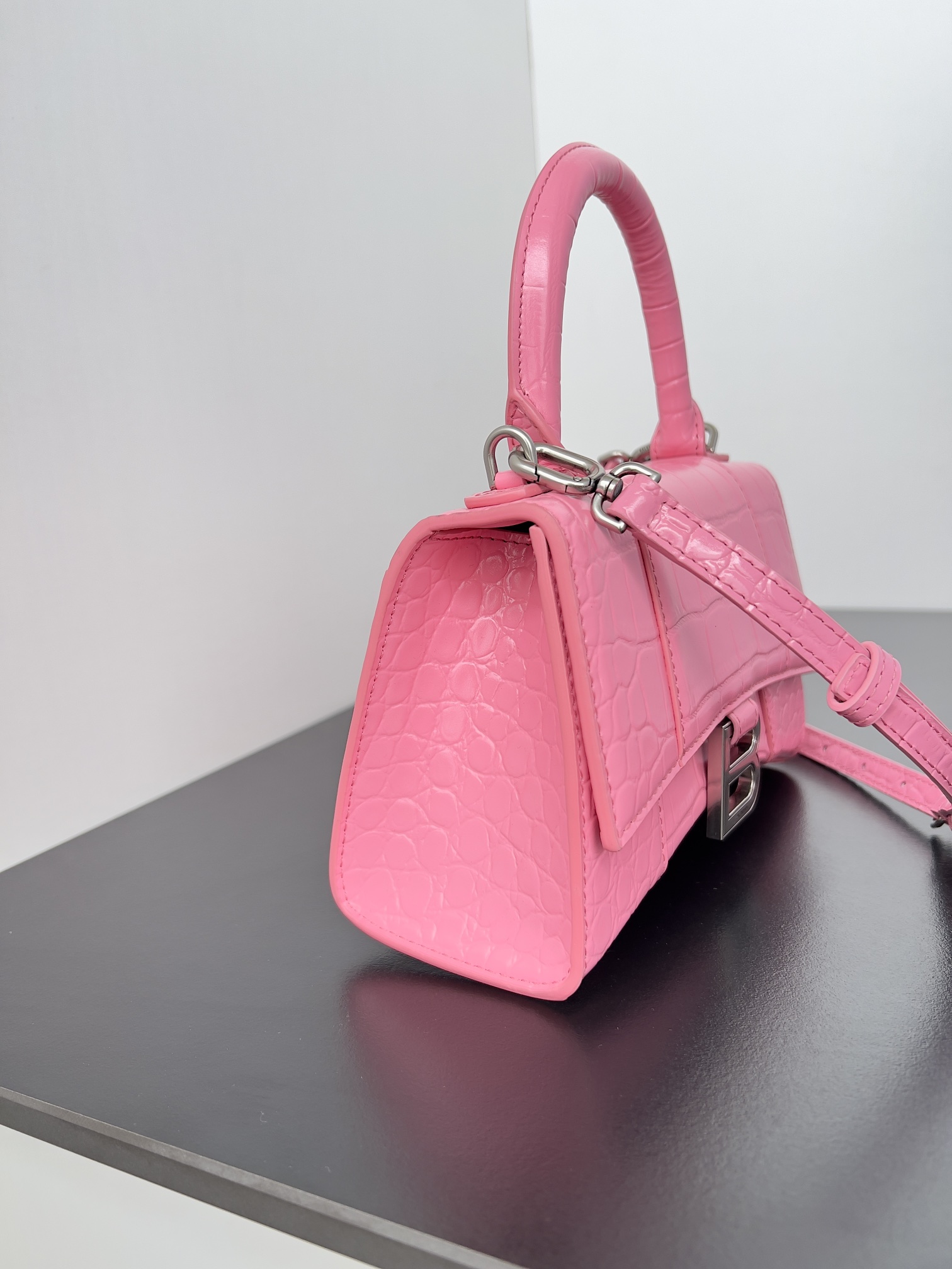 原單balenciaga巴黎世家 HOURGLASS 加小號鱷魚紋壓紋手提包沙漏包粉色