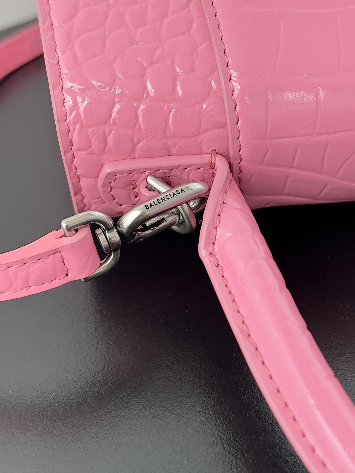 原單balenciaga巴黎世家 HOURGLASS 鱷魚紋壓紋手提包沙漏包粉色