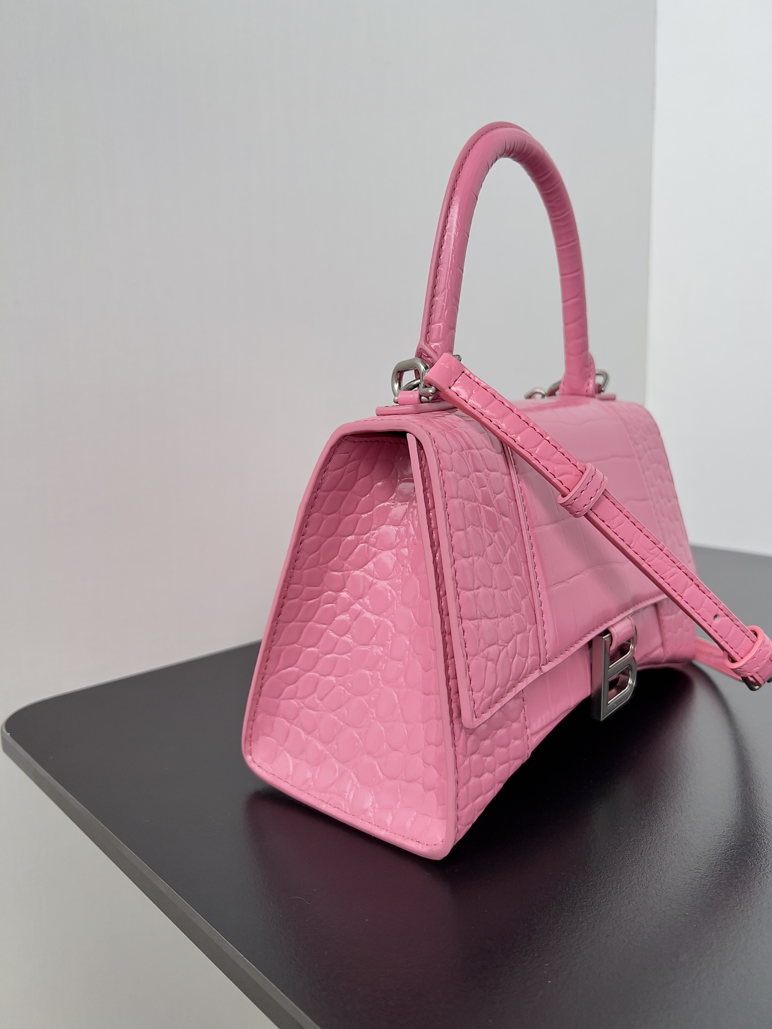 原單balenciaga巴黎世家 HOURGLASS 鱷魚紋壓紋手提包沙漏包粉色