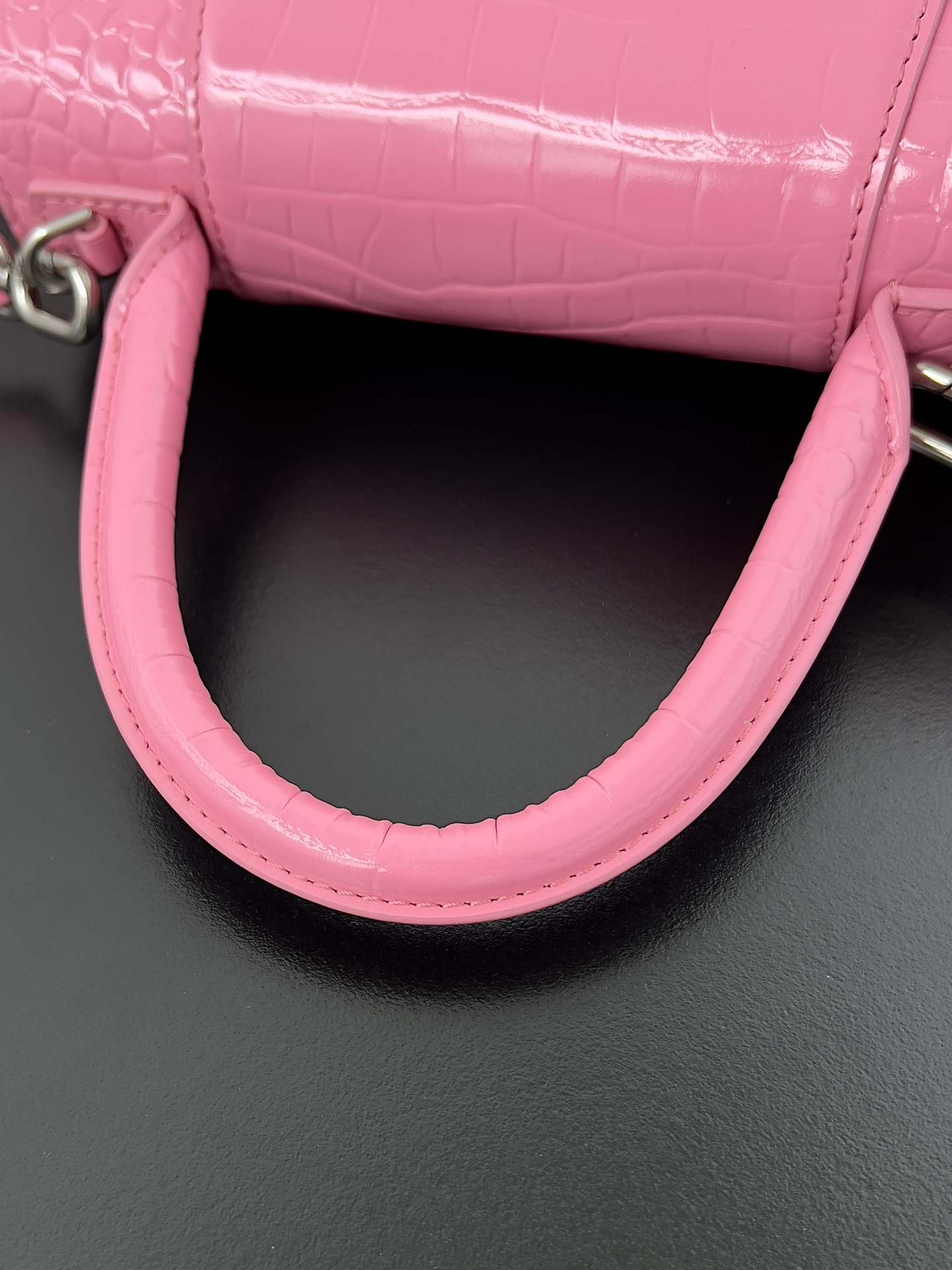 原單balenciaga巴黎世家 HOURGLASS 鱷魚紋壓紋手提包沙漏包粉色