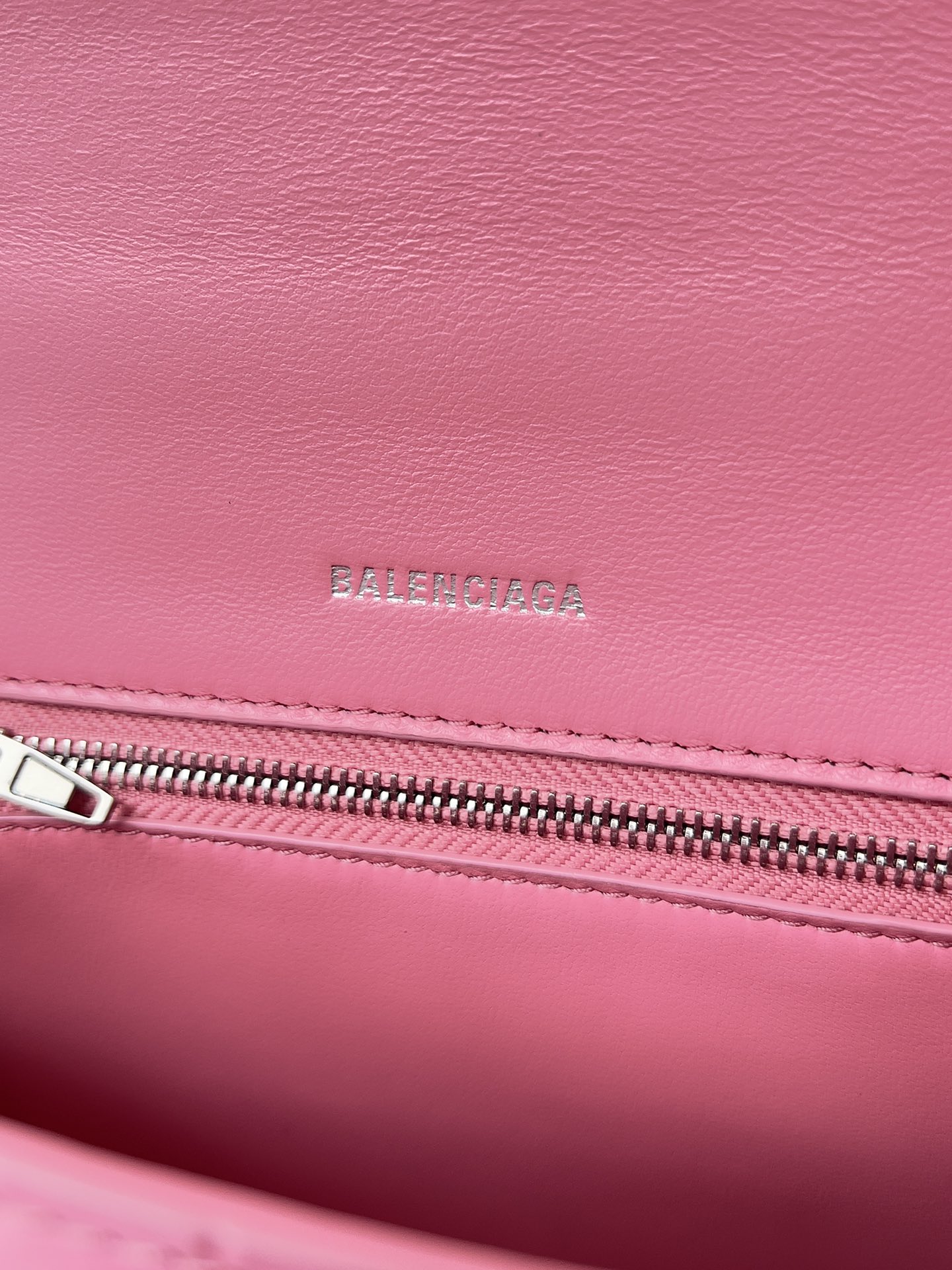 原單balenciaga巴黎世家 HOURGLASS 鱷魚紋壓紋手提包沙漏包粉色