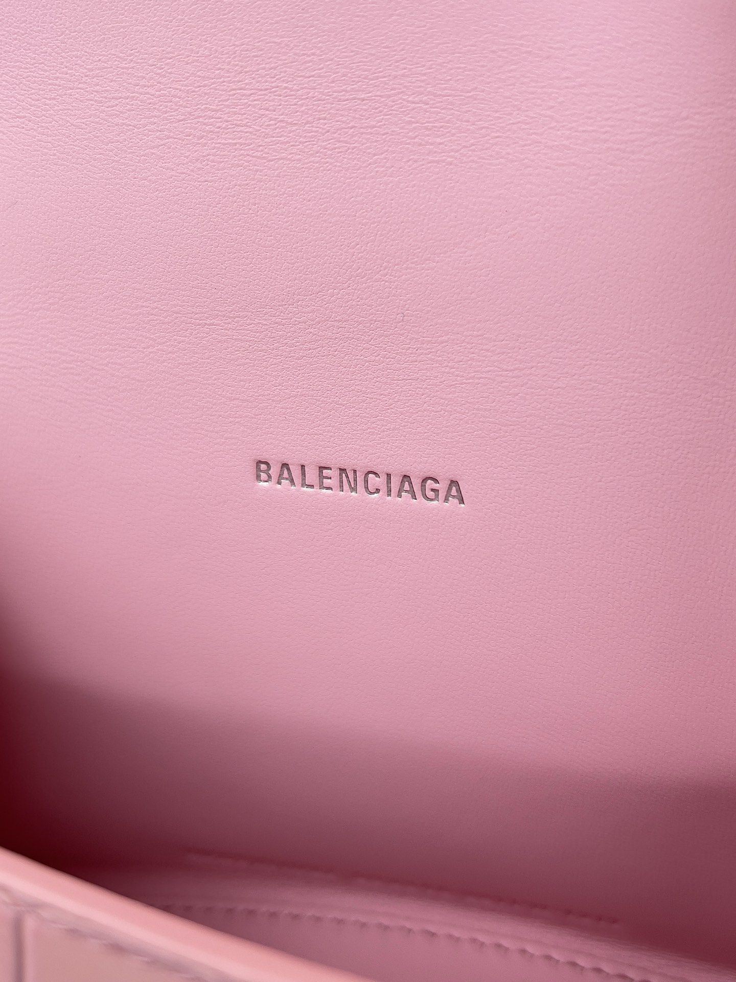 高仿balenciaga巴黎世家 HOURGLASS 加小號鱷魚紋壓紋手提包沙漏包 巴黎粉