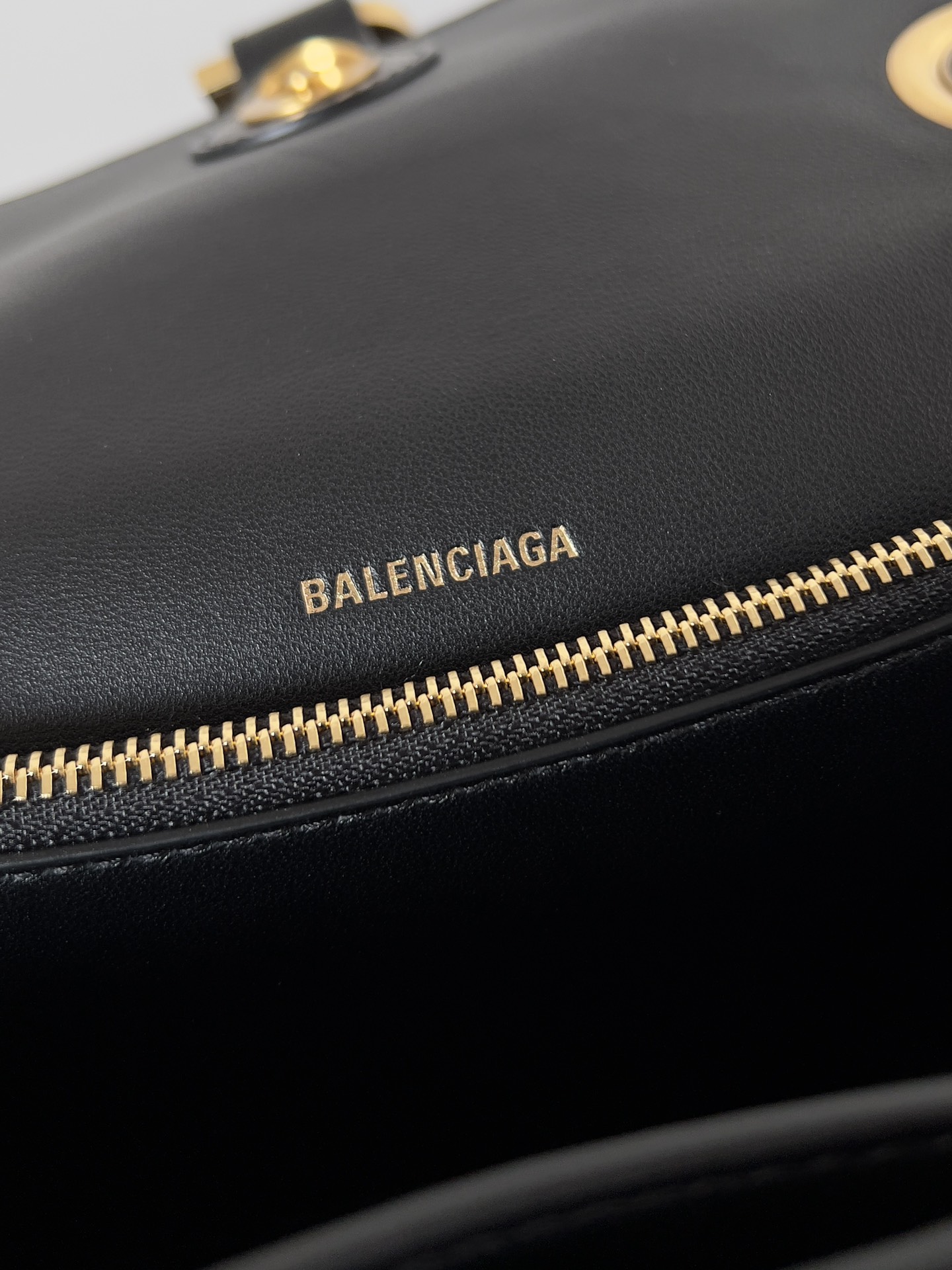 原單複刻balenciaga巴黎世家 CRUSH小號黑色壓光牛皮革鏈帶包