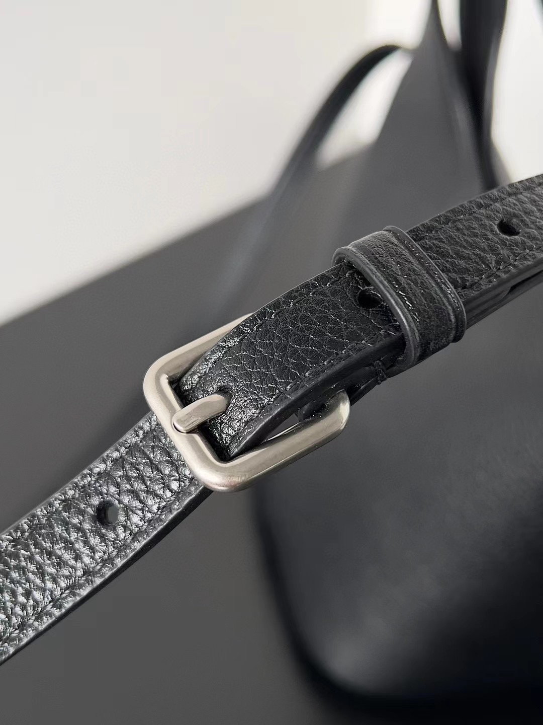 高仿balenciaga巴黎世家 Locker黑色粒面牛皮革小號豎款HOBO手袋