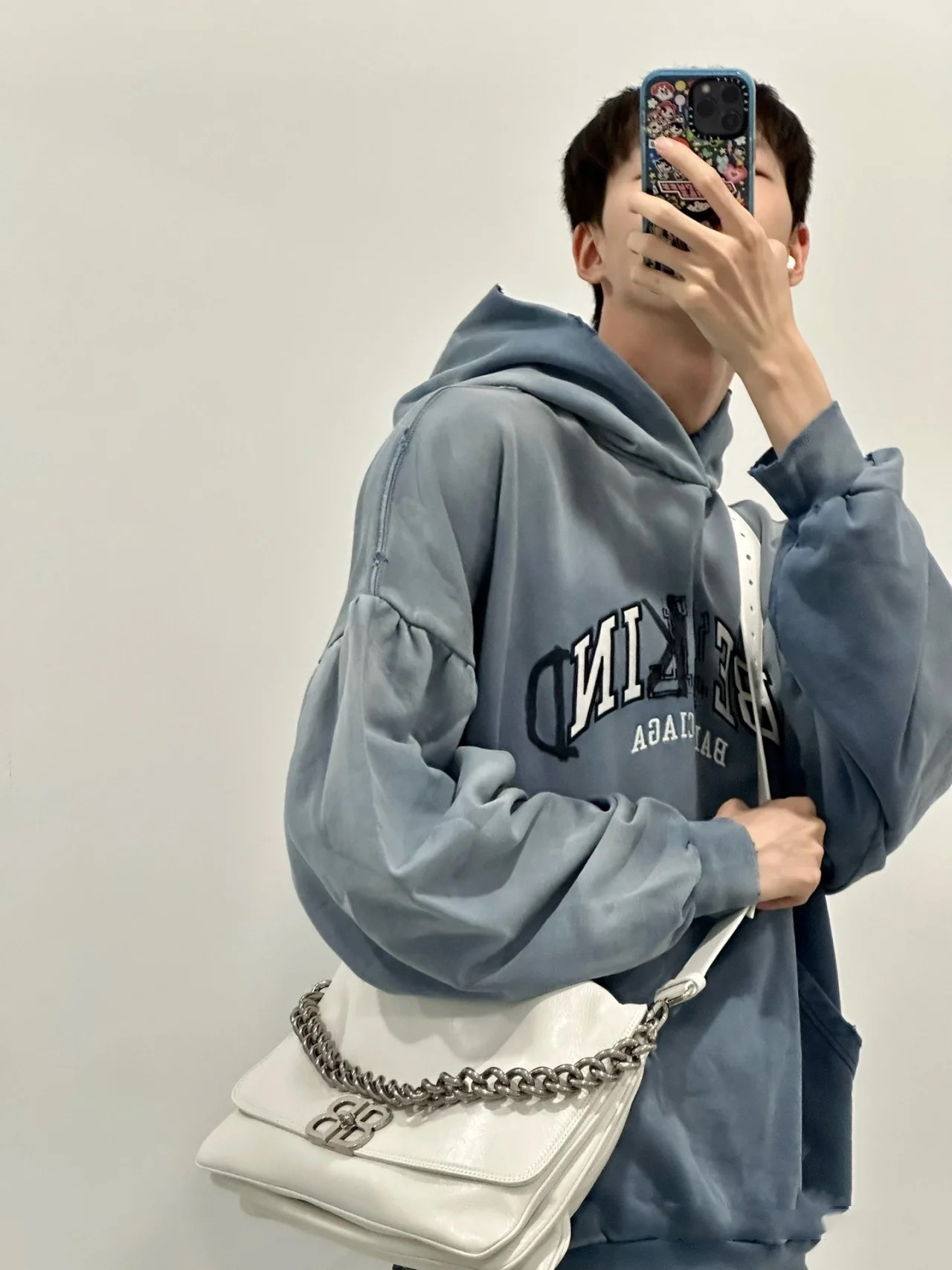 一比一高仿balenciaga巴黎世家 BB Soft牛皮革大號翻蓋包斜挎單肩包 黑色