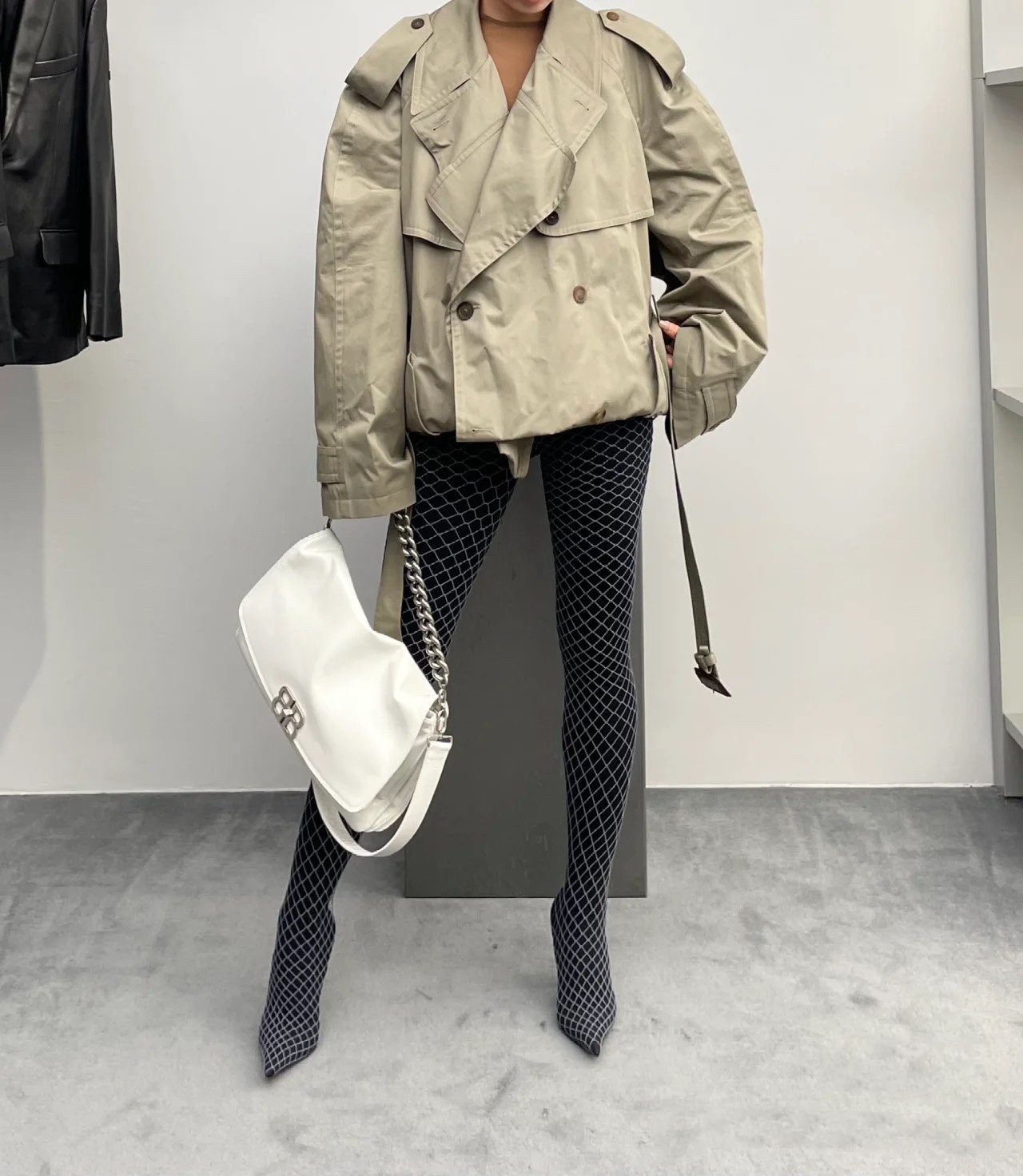 一比一高仿balenciaga巴黎世家 BB Soft牛皮革大號翻蓋包斜挎單肩包 黑色