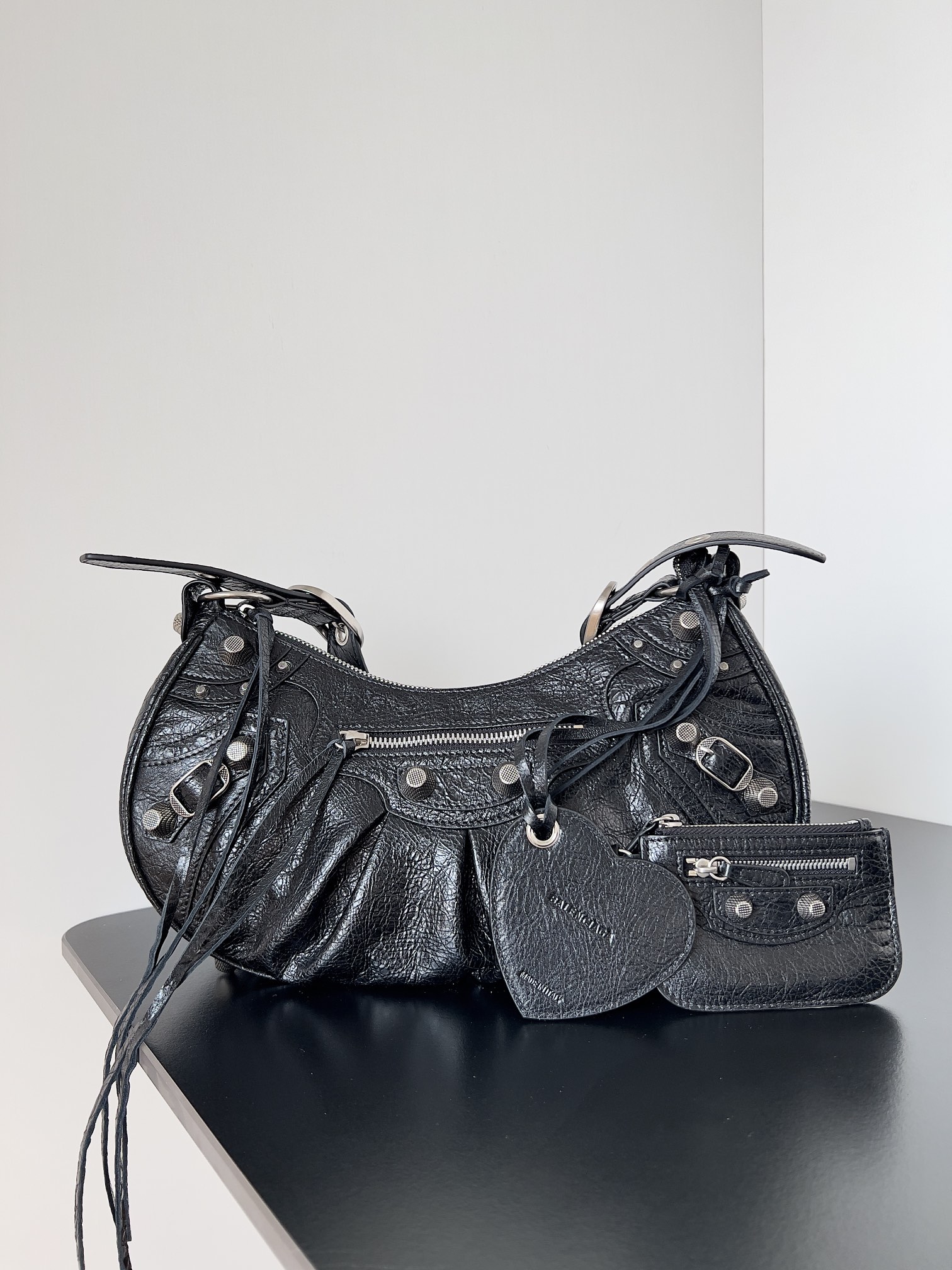 1比1高仿balenciaga巴黎世家 Le Cagole 小號黑色細紋羊皮革單肩包