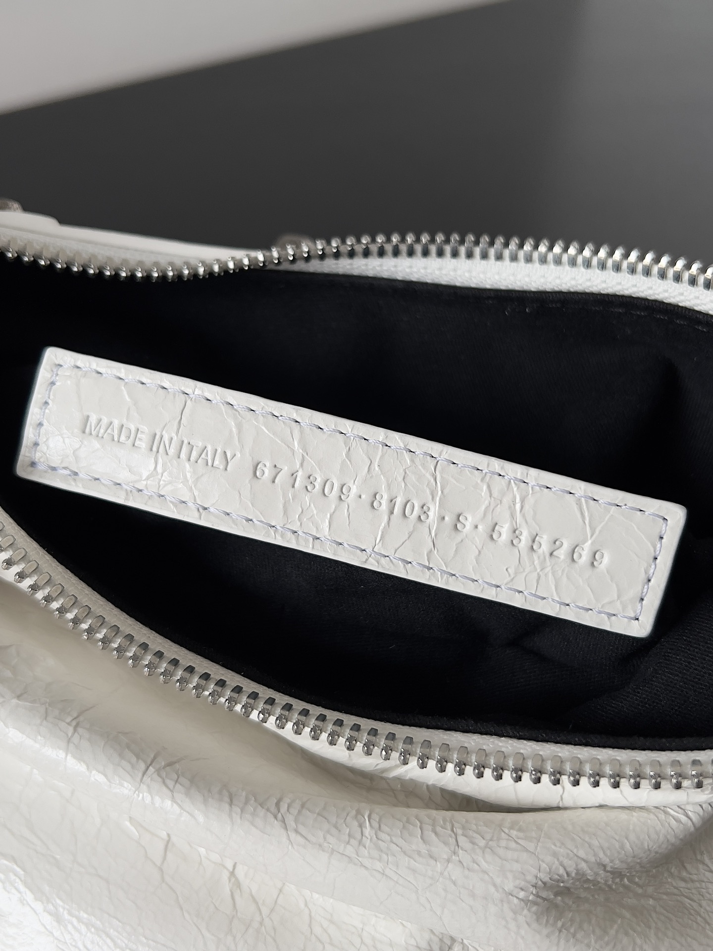 専櫃複刻balenciaga巴黎世家 Le Cagole加小號白色細紋羊皮革單肩包