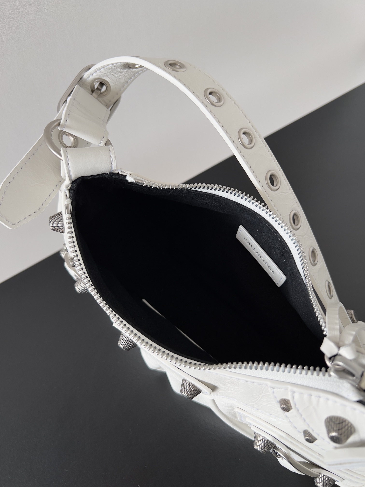 専櫃複刻balenciaga巴黎世家 Le Cagole加小號白色細紋羊皮革單肩包