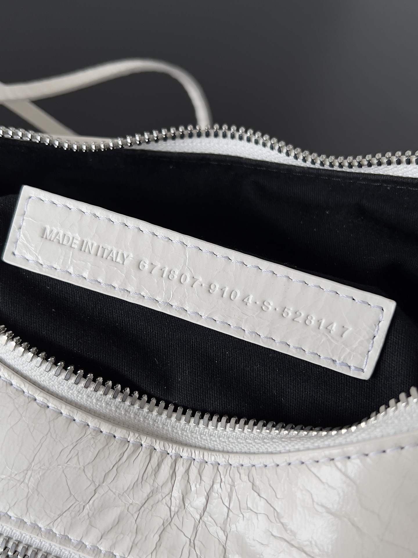 専櫃複刻balenciaga巴黎世家 Le Cagole小號白色細紋羊皮革單肩包