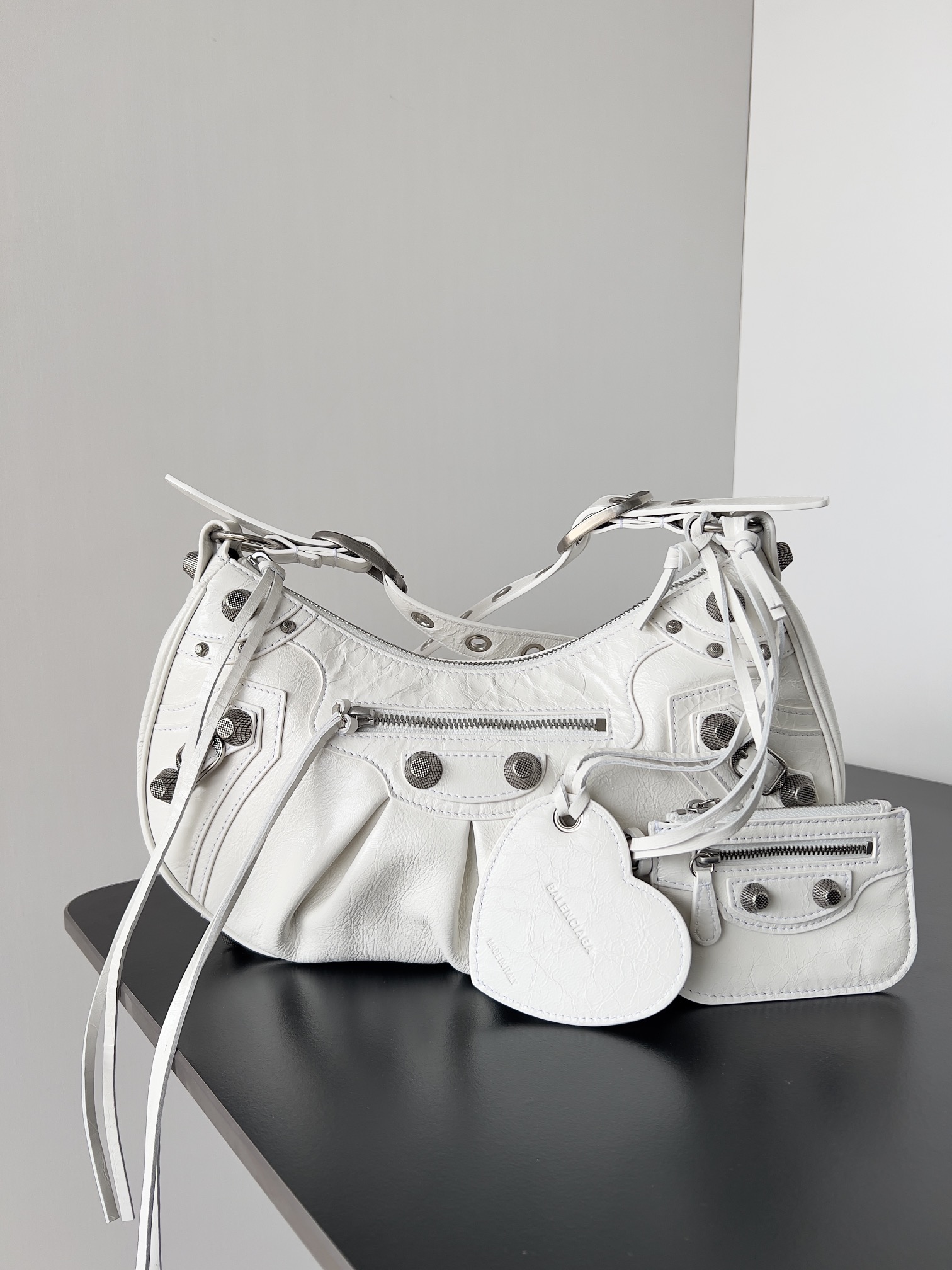 専櫃複刻balenciaga巴黎世家 Le Cagole小號白色細紋羊皮革單肩包