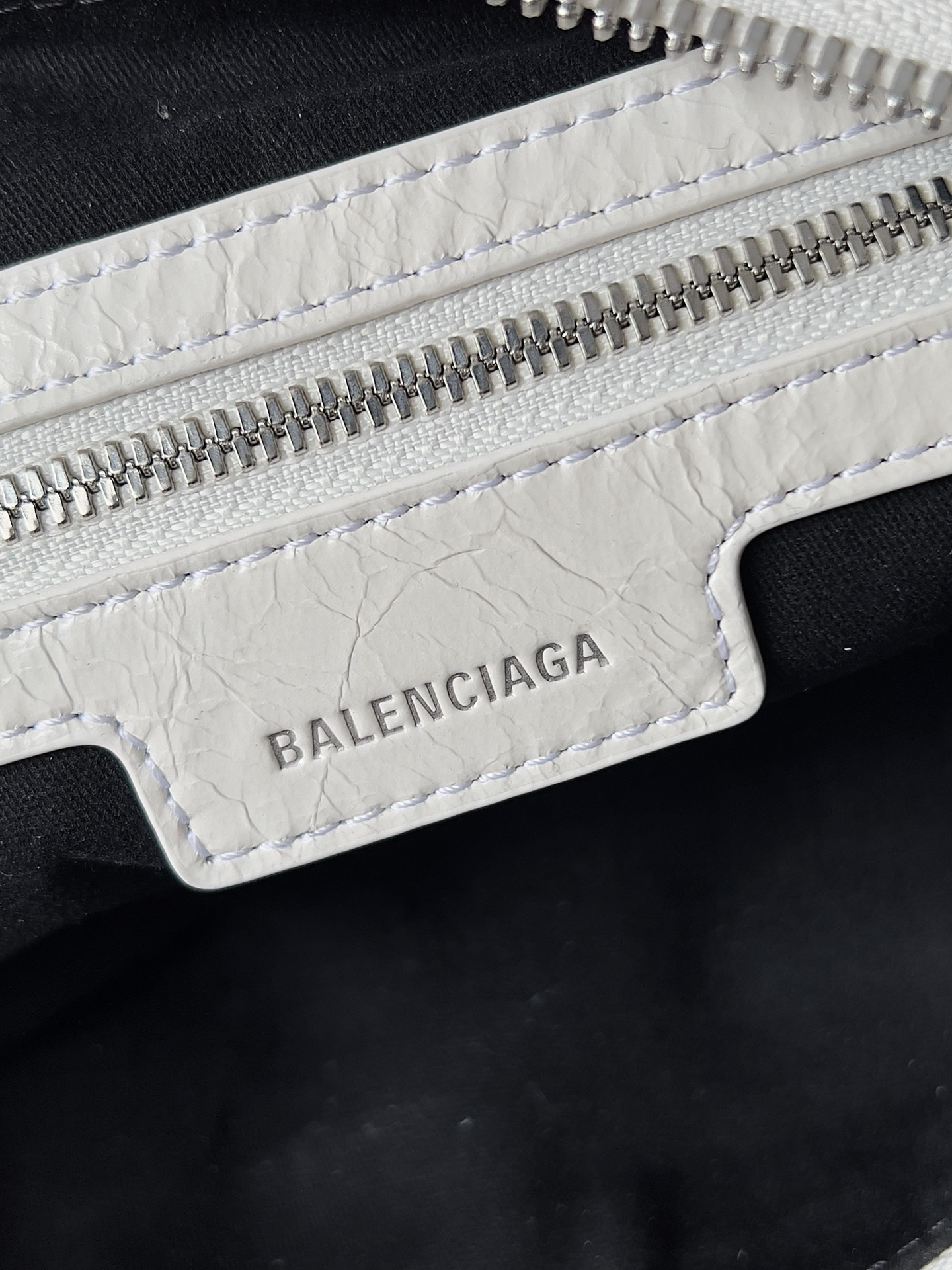 専櫃複刻balenciaga巴黎世家 Le Cagole小號白色細紋羊皮革單肩包