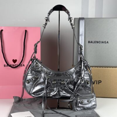 高仿balenciaga巴黎世家 Le Cagole小號銀色金屬光澤細紋羊皮革單肩包