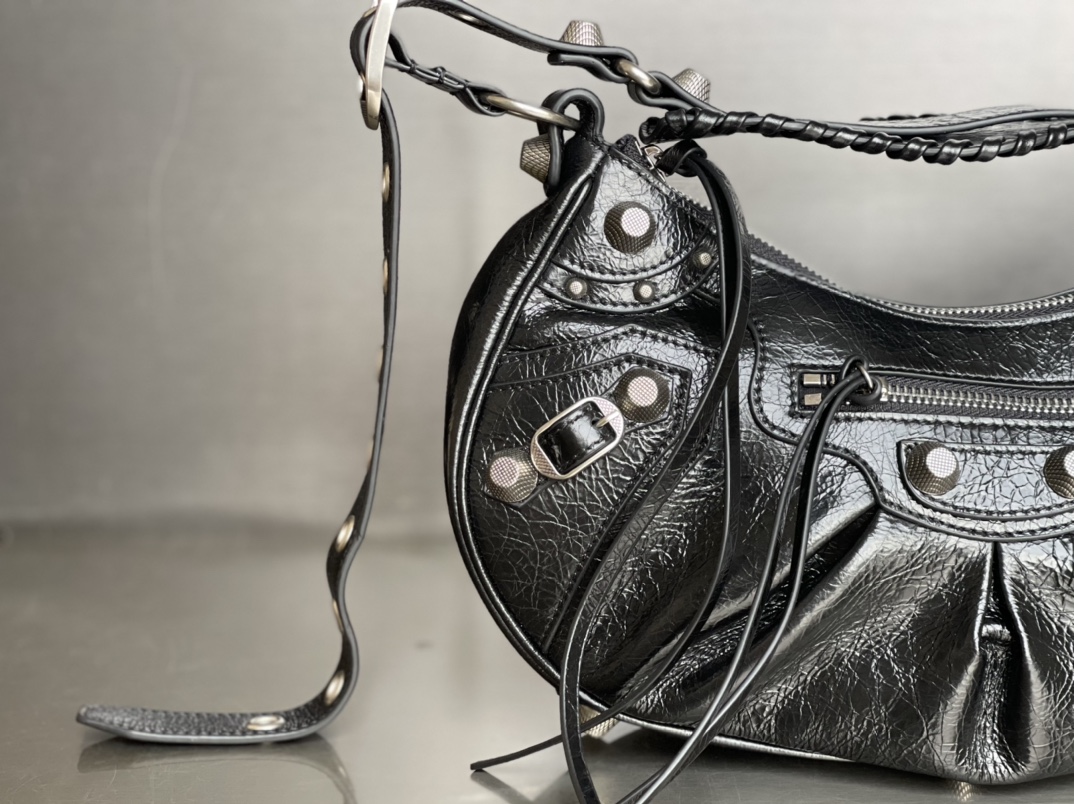 専櫃1比1 BALENCIAGA巴黎世家 LE CAGOLE小號單肩包 油蠟黑