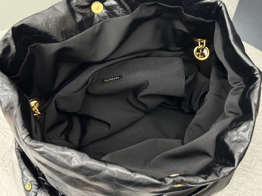 高仿BALENCIAGA巴黎世家 Monaco細紋牛皮革大號鏈帶包 大號油蠟黑金