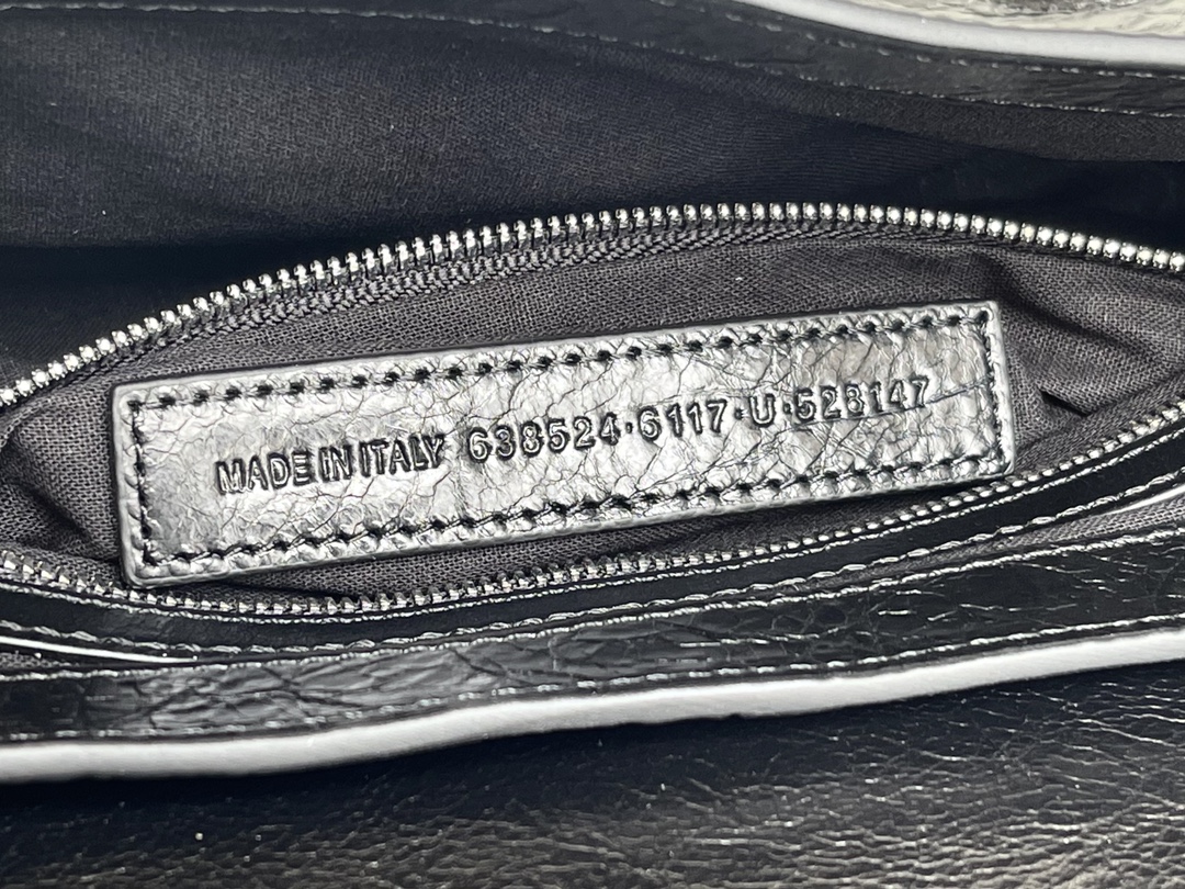 専櫃複刻BALENCIAGA巴黎世家 Le Cagole黑色細紋牛皮革小號單肩包