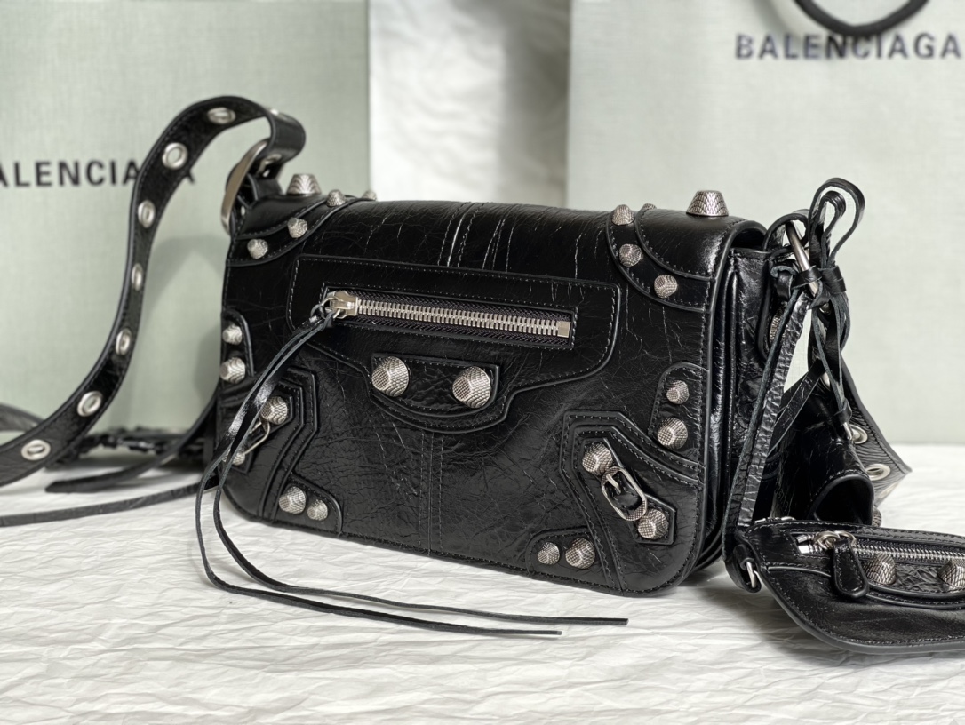 専櫃複刻BALENCIAGA巴黎世家 Le Cagole黑色細紋牛皮革小號單肩包