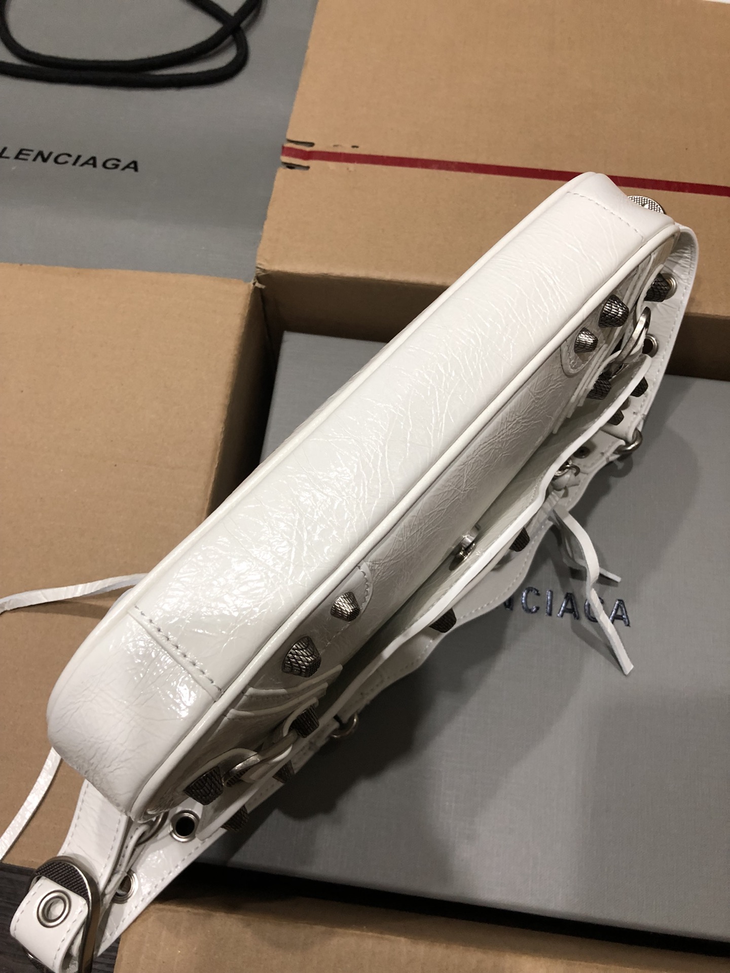 専櫃複刻BALENCIAGA巴黎世家 Le Cagole白色細紋牛皮革大號單肩包 