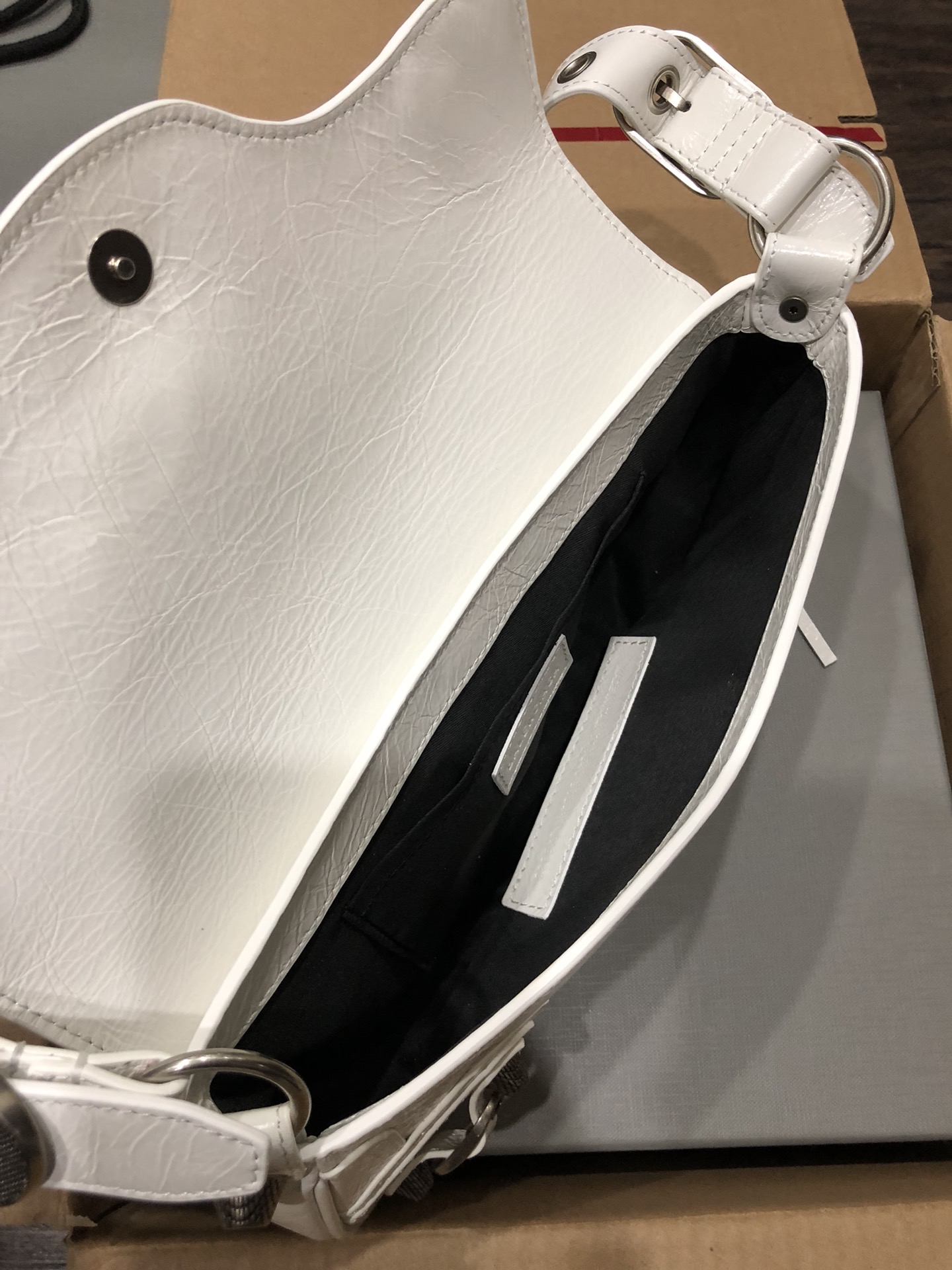 専櫃複刻BALENCIAGA巴黎世家 Le Cagole白色細紋牛皮革大號單肩包 