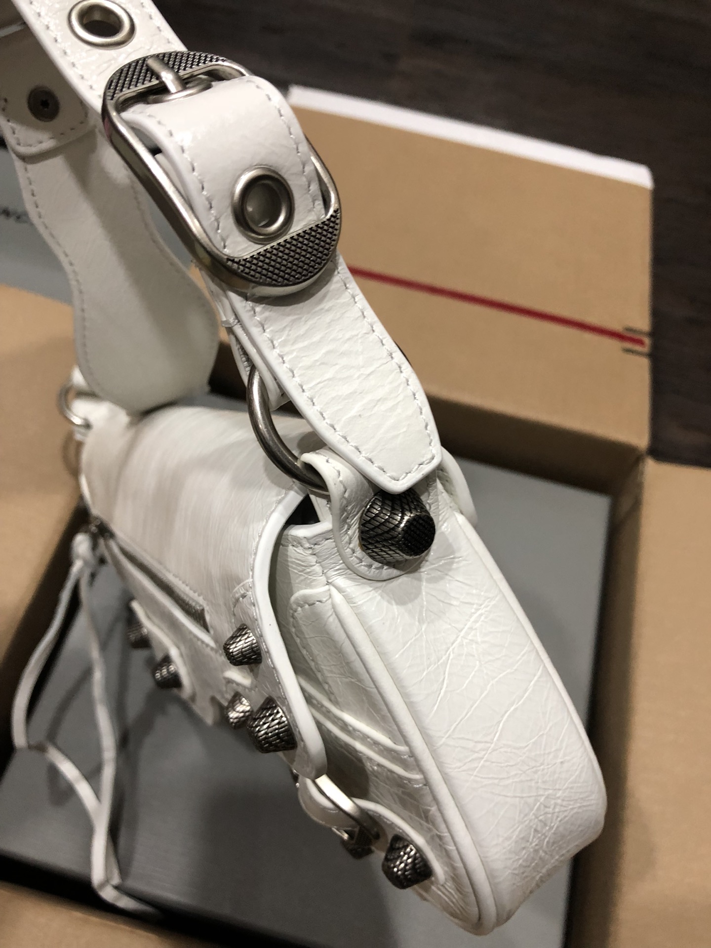 専櫃複刻BALENCIAGA巴黎世家 Le Cagole白色細紋牛皮革大號單肩包 