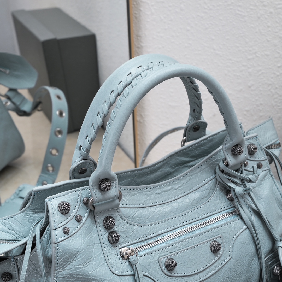 複刻高仿BALENCIAGA巴黎世家 Neo Cagole 細紋牛皮革手提包 中號淺藍