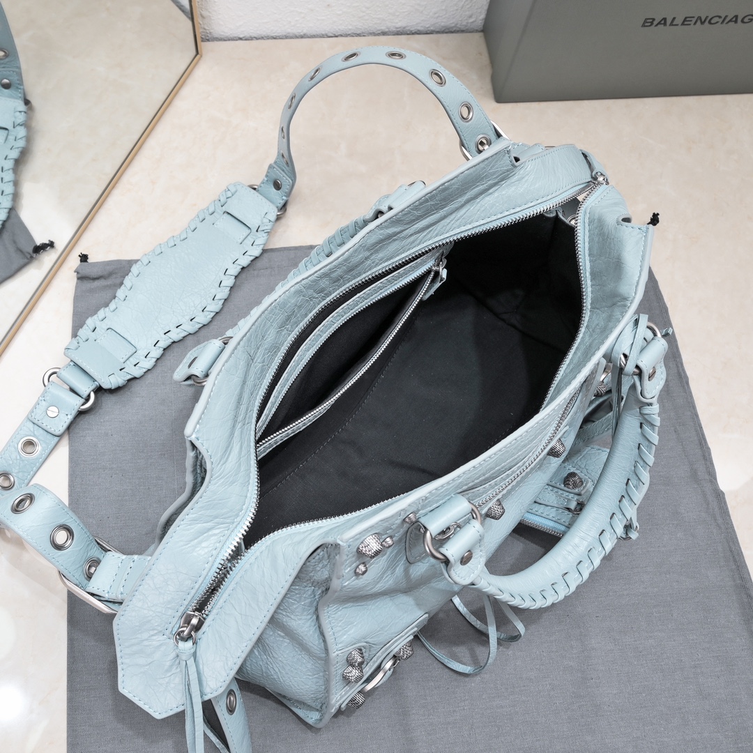 複刻高仿BALENCIAGA巴黎世家 Neo Cagole 細紋牛皮革手提包 中號淺藍