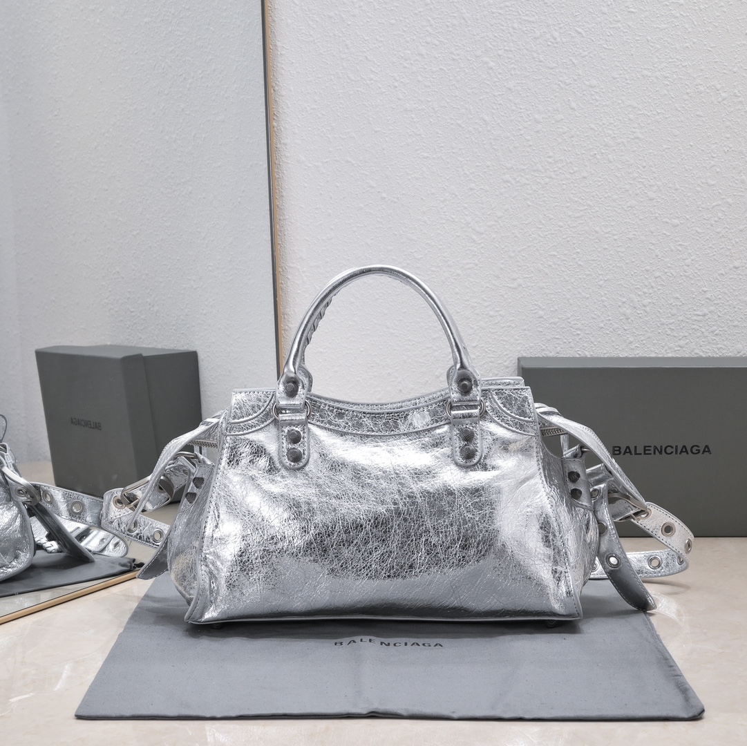 複刻高仿BALENCIAGA巴黎世家 Neo Cagole 細紋牛皮革手提包 中號銀色